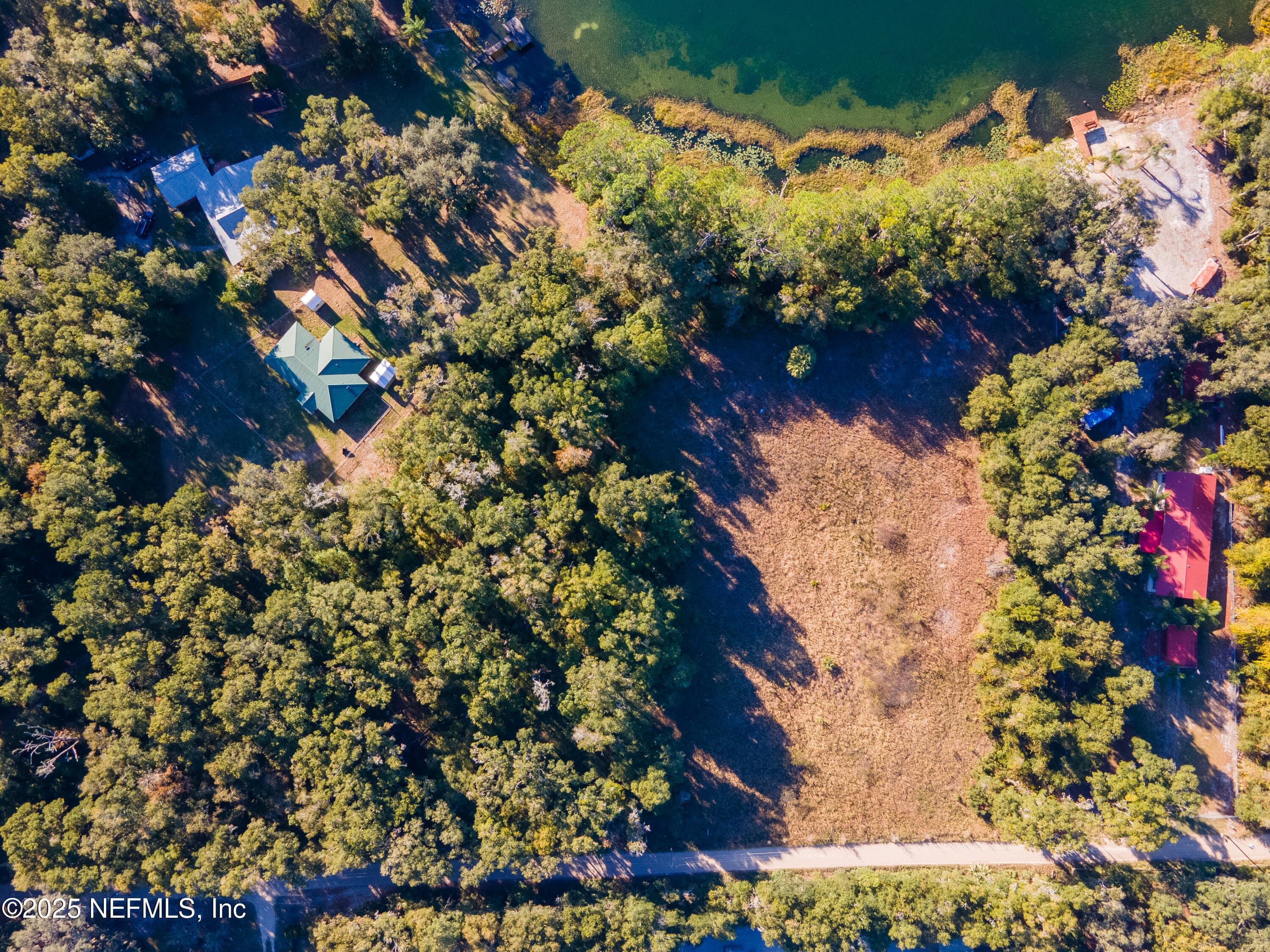 Photo 4 of 305 N WEST Street, Interlachen, FL 32148