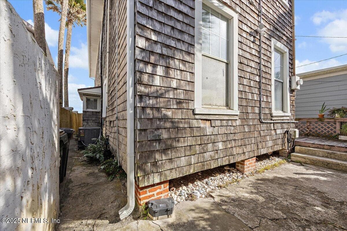 Photo 3 of 517 BEACH Avenue, Atlantic Beach, FL 32233