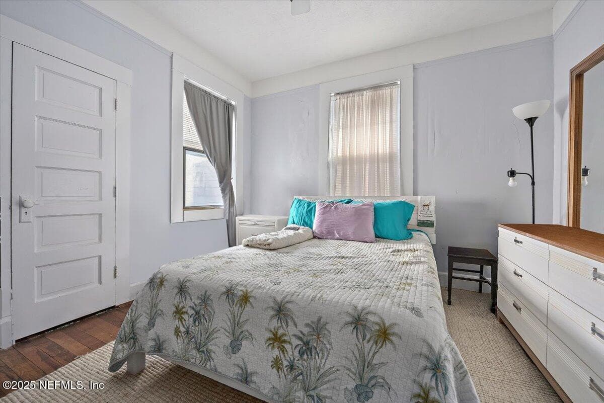 virtually emptied — 517 BEACH Avenue, Atlantic Beach, FL 32233