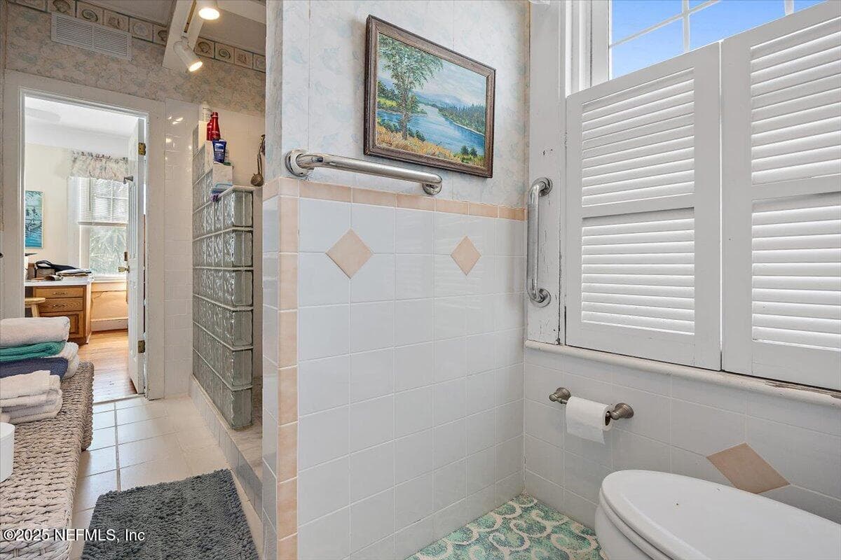 Photo 21 of 517 BEACH Avenue, Atlantic Beach, FL 32233