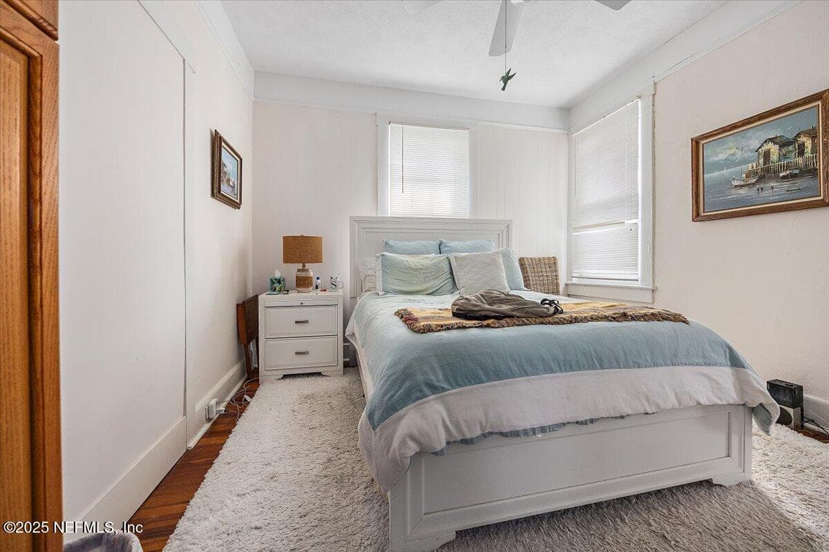 virtually emptied — 517 BEACH Avenue, Atlantic Beach, FL 32233