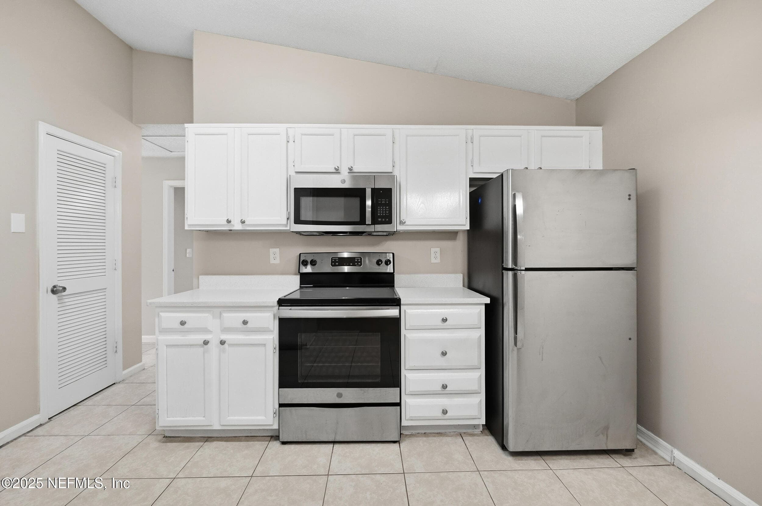 Photo 6 of 905 GAVAGAN Road, Jacksonville, FL 32233