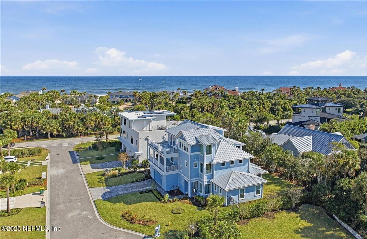 There's one house to the east, then a huge retention pond. Back yard is very private. — 4 SUMMER Court, Jacksonville Beach, FL 32250