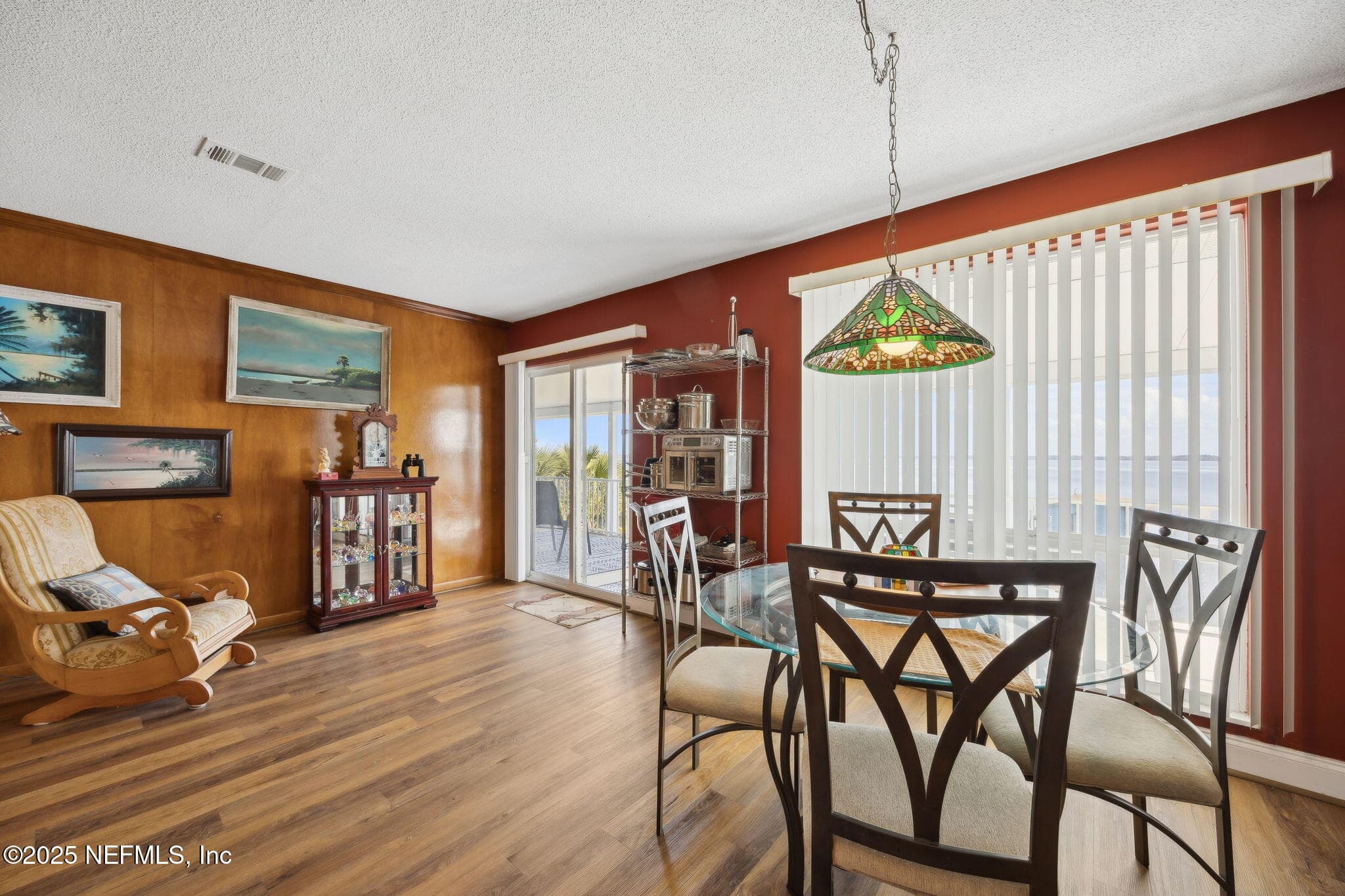 Upper-level eat-in kitchen overlooking Lake Crescent — 259 S PROSPECT Street, Crescent City, FL 32112