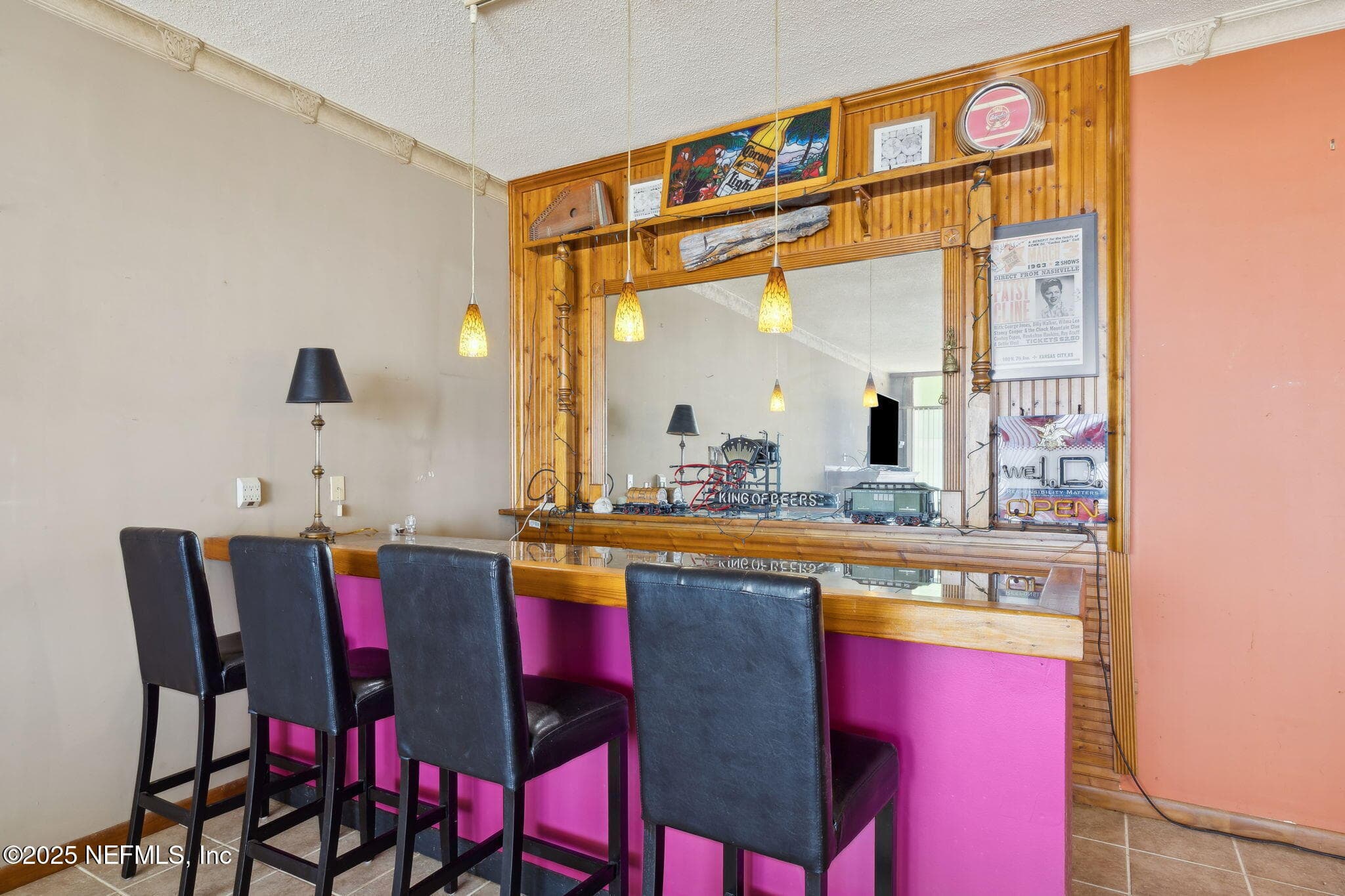 Lower-level bar — 259 S PROSPECT Street, Crescent City, FL 32112