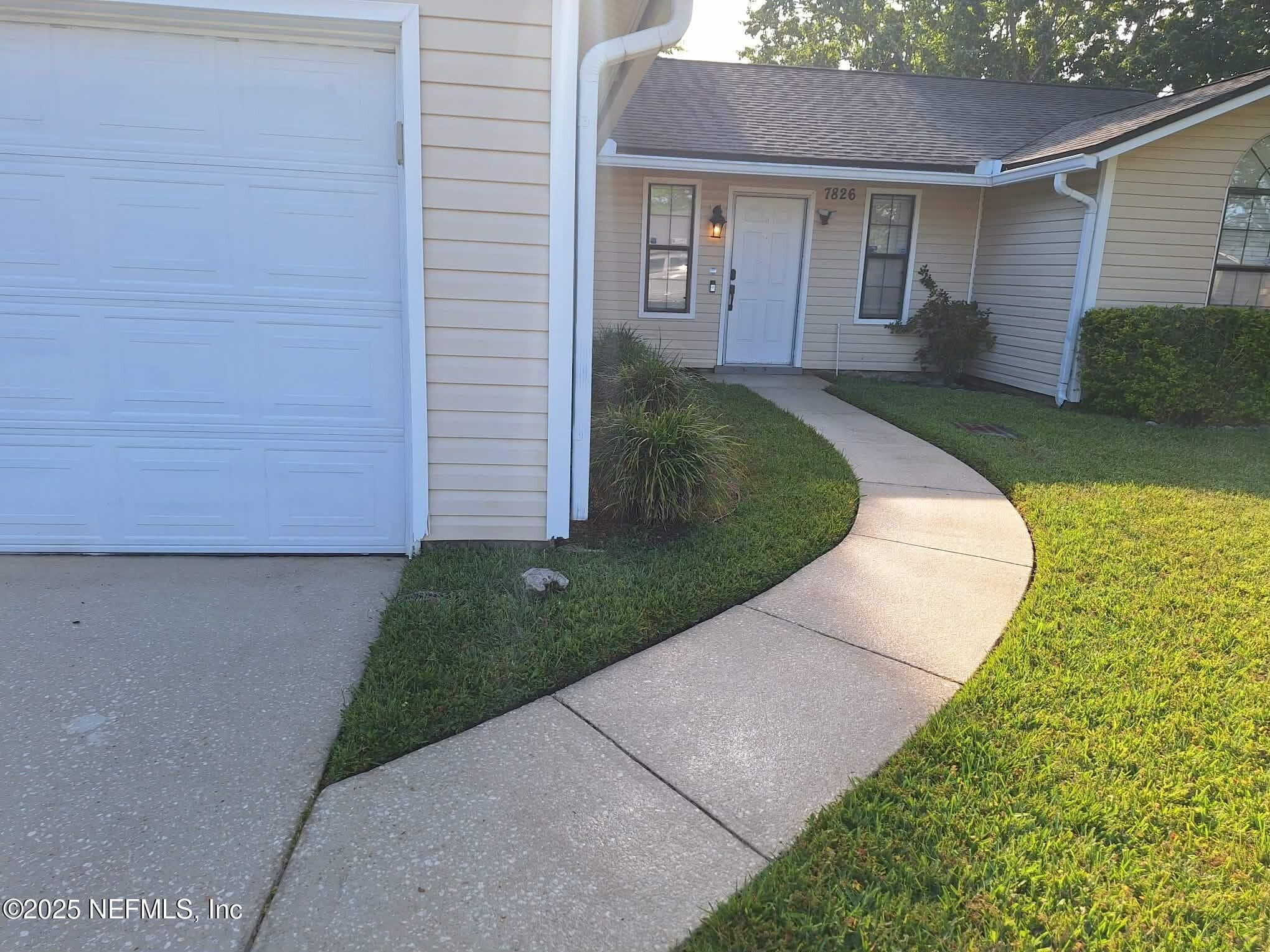 Photo 2 of 7826 ALLSPICE Circle E, Jacksonville, FL 32244