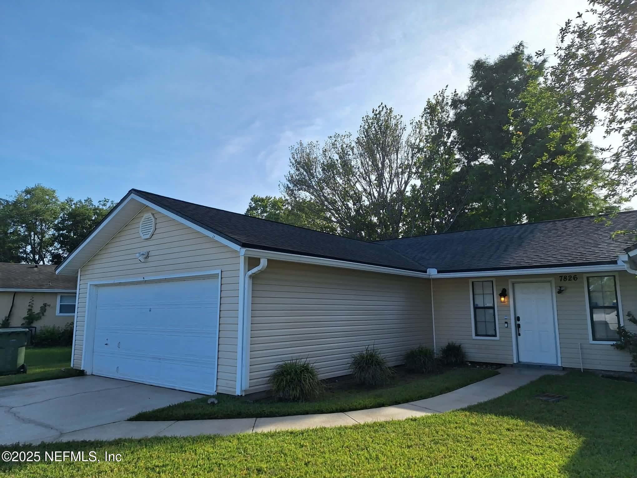 Photo 3 of 7826 ALLSPICE Circle E, Jacksonville, FL 32244