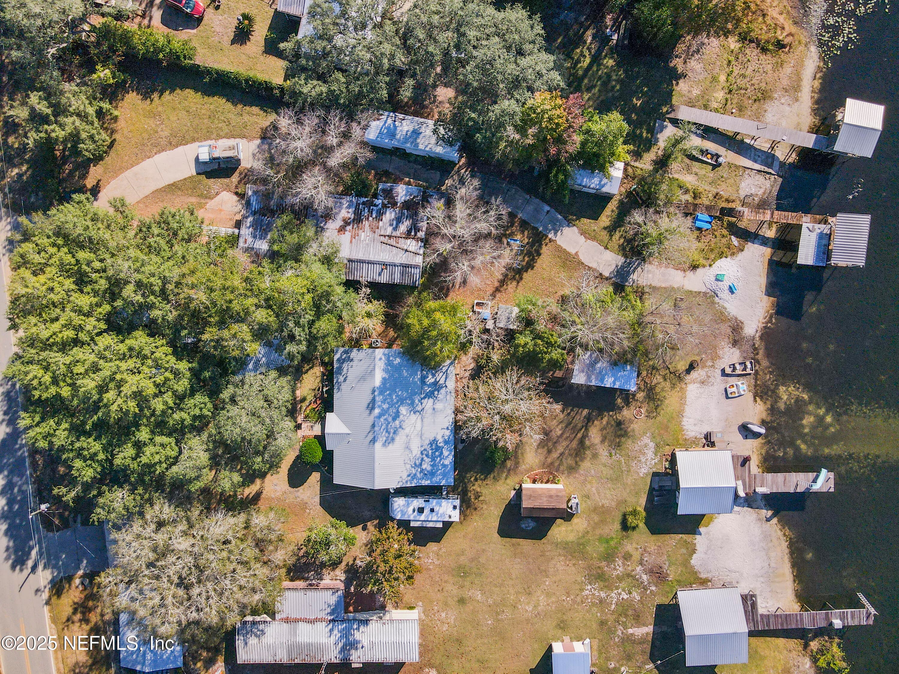 Photo 12 of 107 CHURCH LAKE Drive, Interlachen, FL 32148