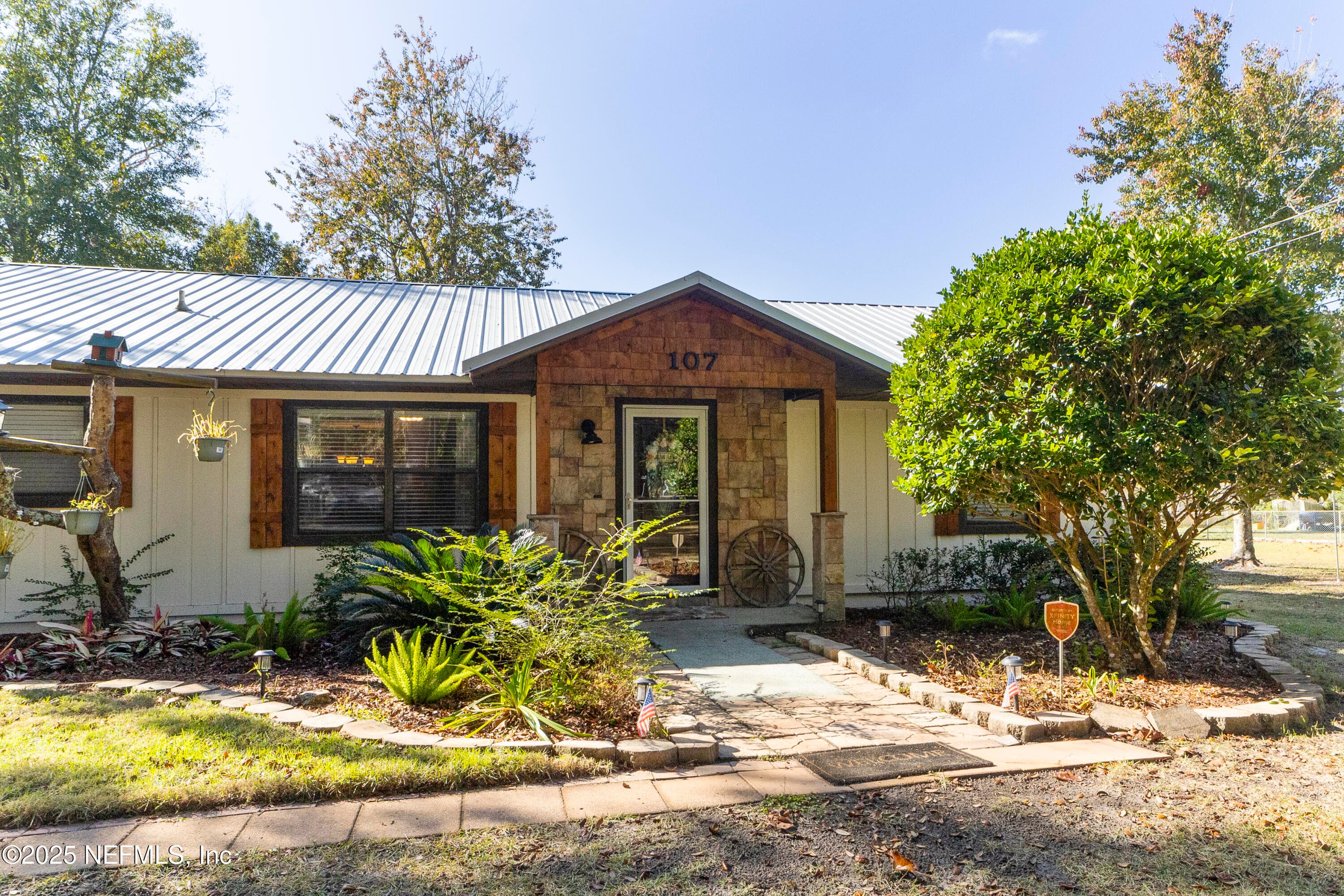 Photo 14 of 107 CHURCH LAKE Drive, Interlachen, FL 32148