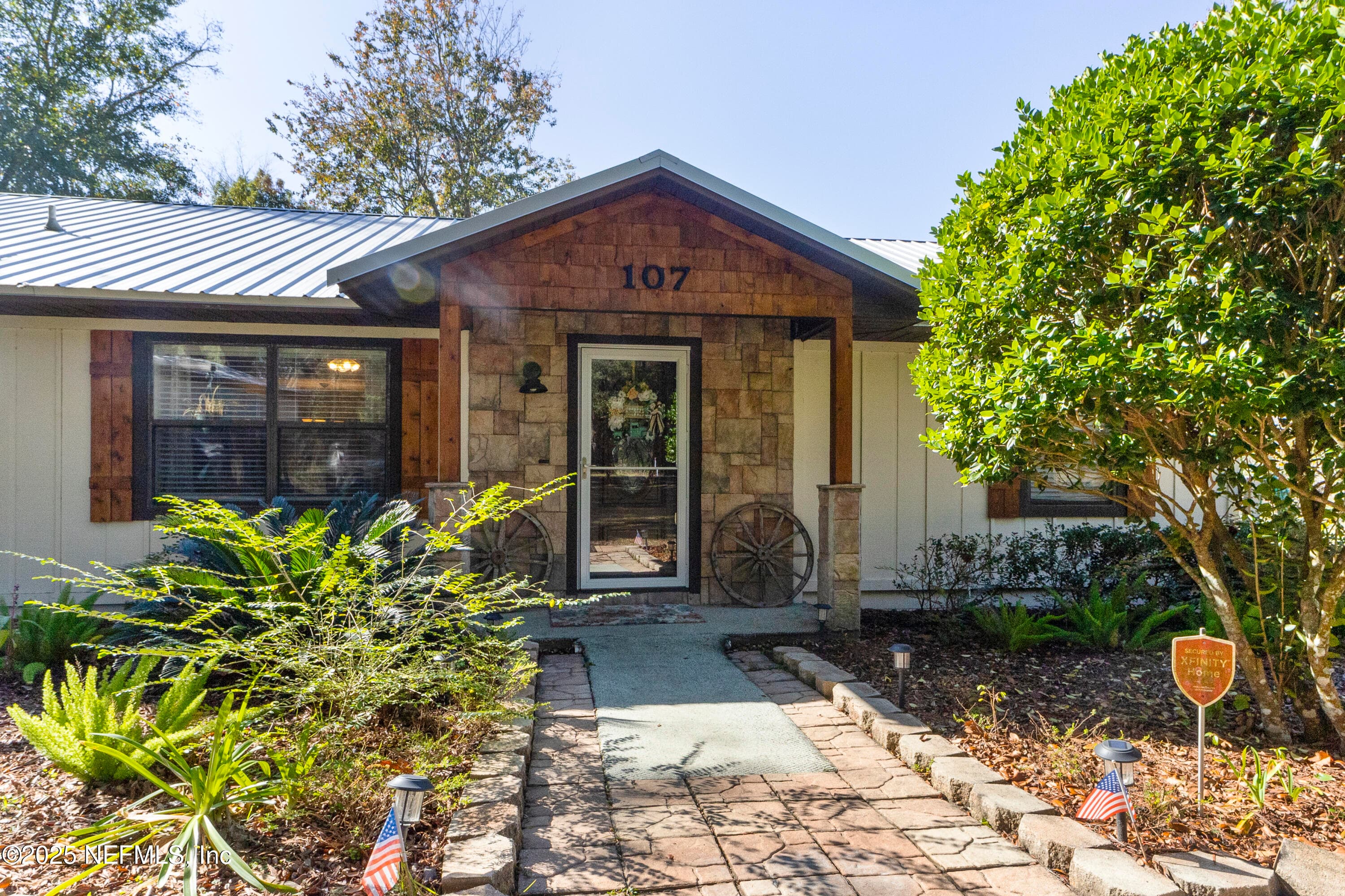 Photo 15 of 107 CHURCH LAKE Drive, Interlachen, FL 32148