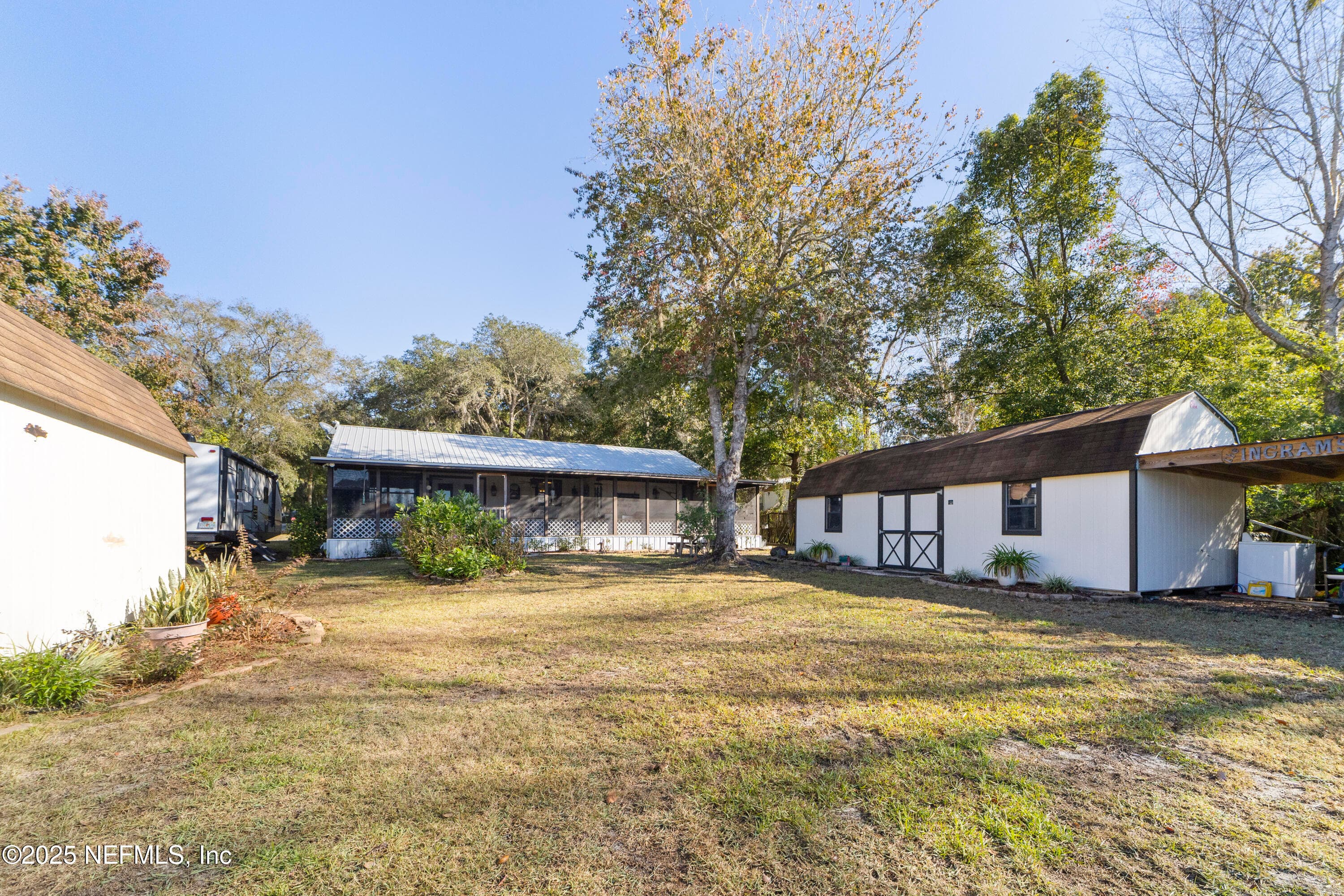 Photo 23 of 107 CHURCH LAKE Drive, Interlachen, FL 32148