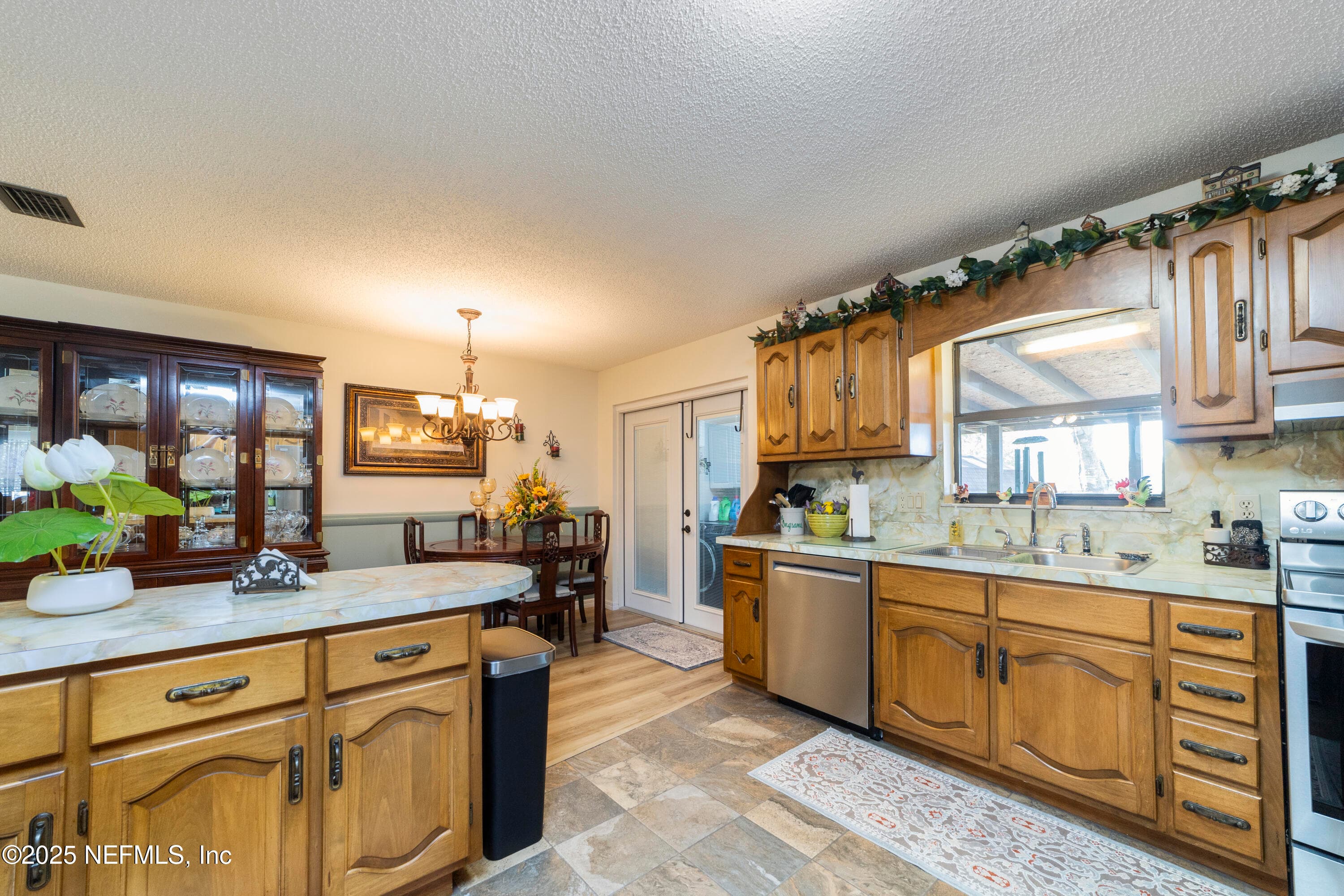 Photo 38 of 107 CHURCH LAKE Drive, Interlachen, FL 32148