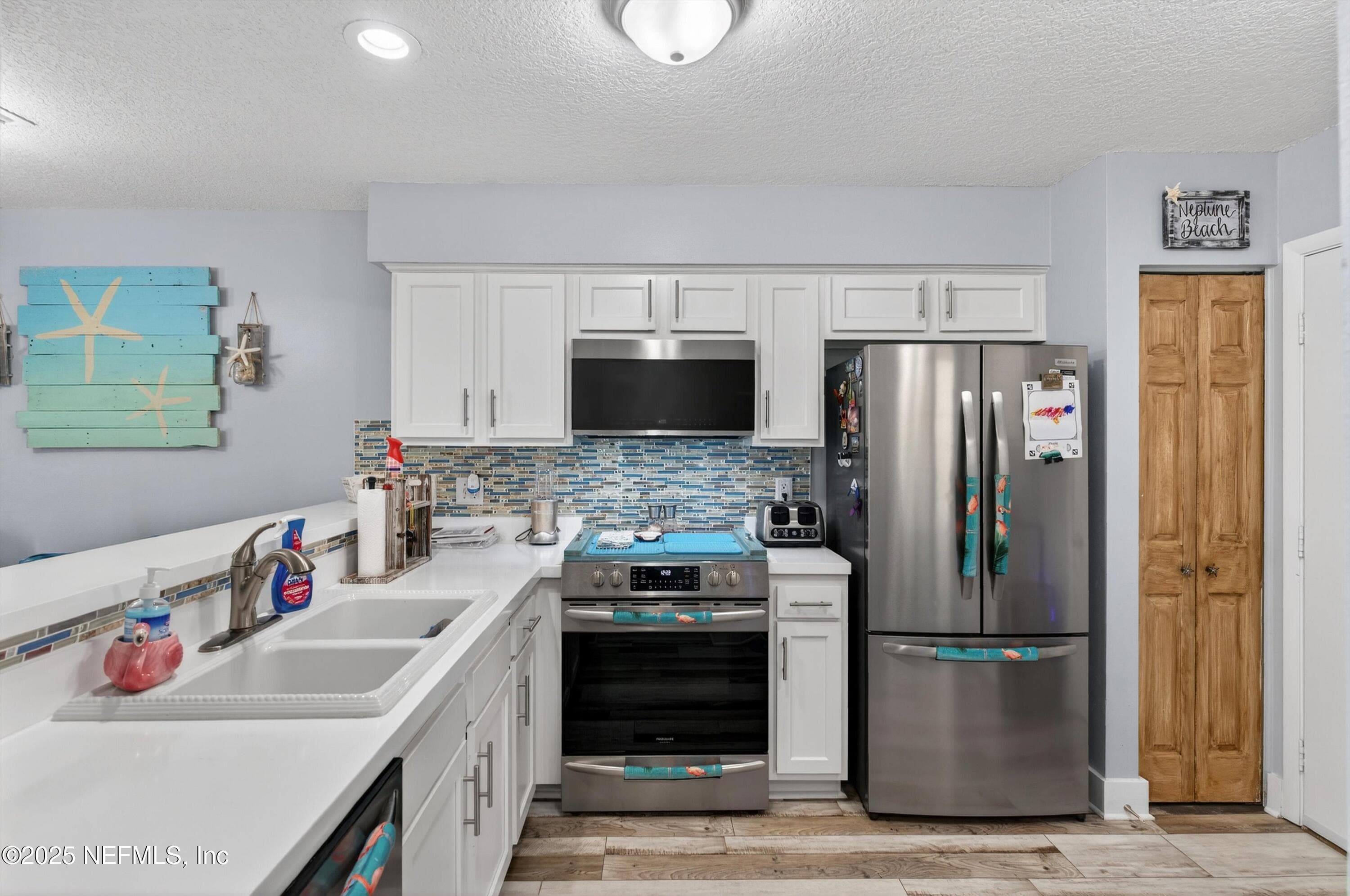 Photo 9 of 1505 W SPINDRIFT Circle, Neptune Beach, FL 32266