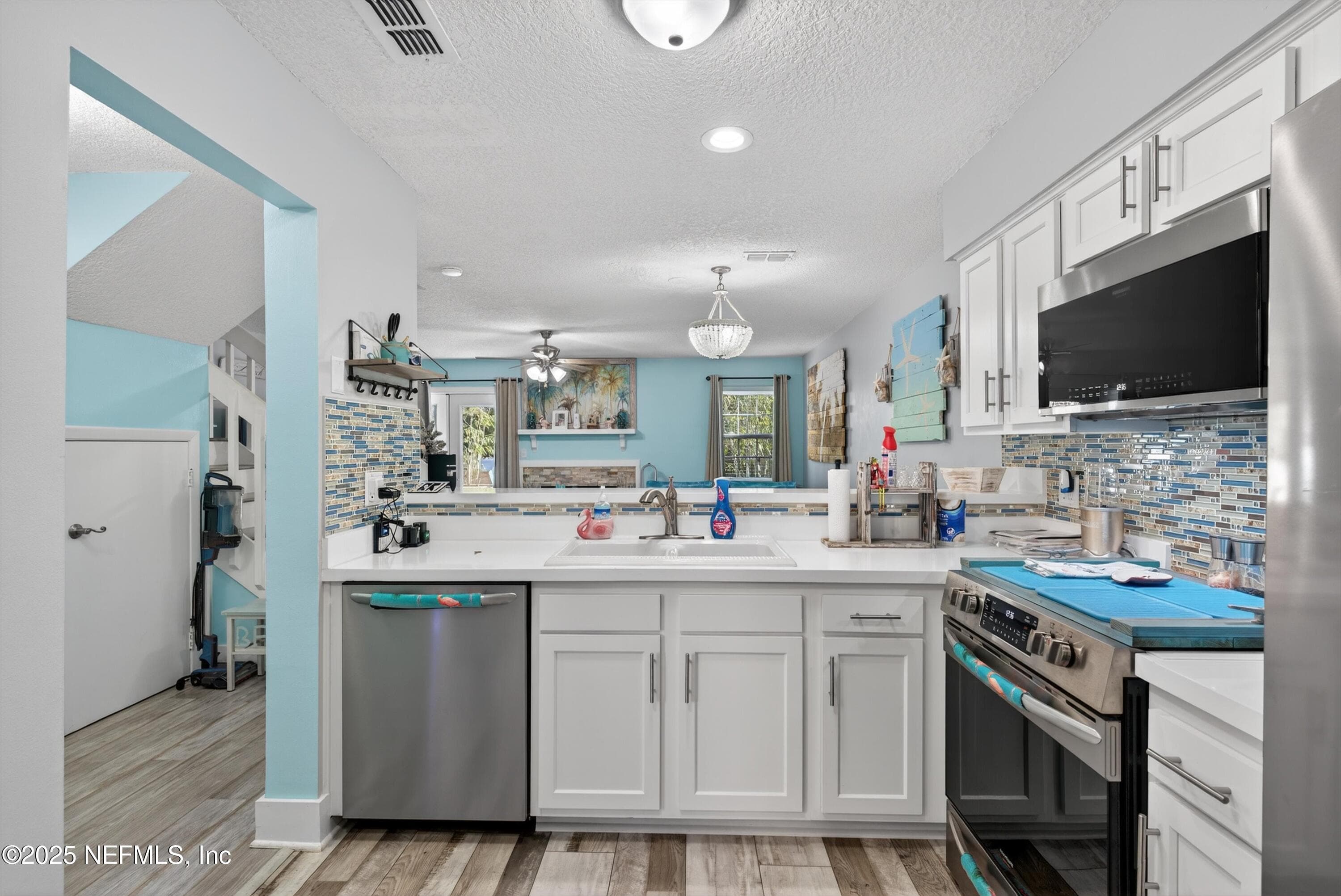 Photo 10 of 1505 W SPINDRIFT Circle, Neptune Beach, FL 32266