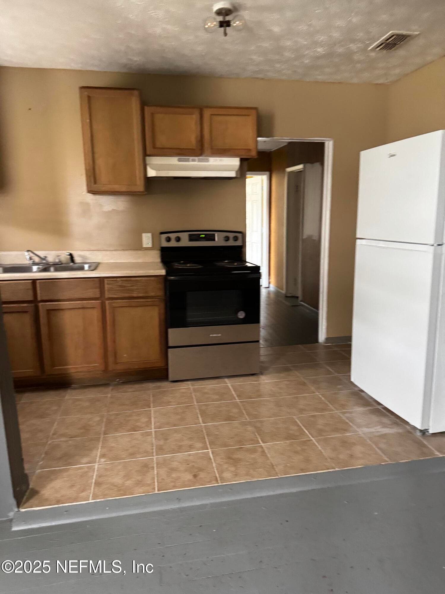 Photo 5 of 224 S THOMPSON Street, Starke, FL 32091