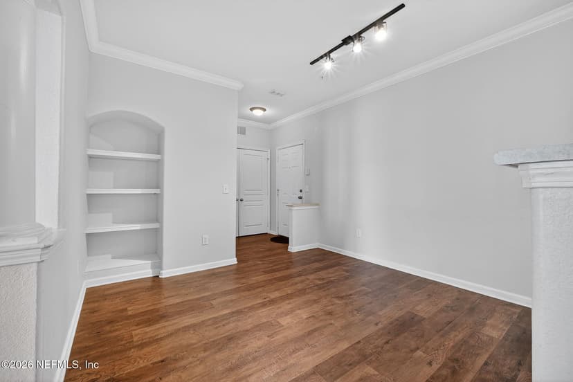 8290 Gate Parkway 707, Jacksonville, FL 32216