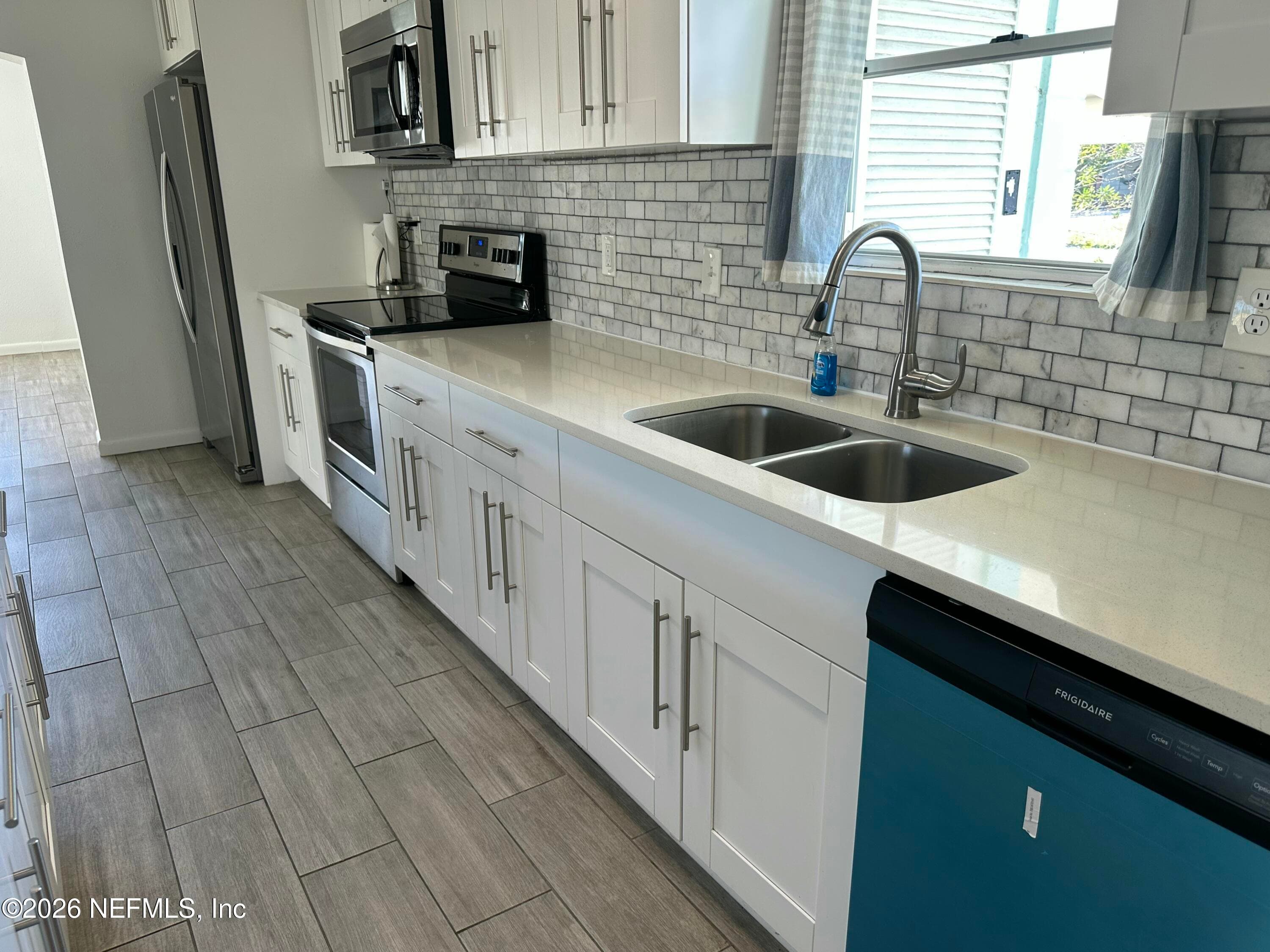 Photo 4 of 365 SARGO Road, Atlantic Beach, FL 32233