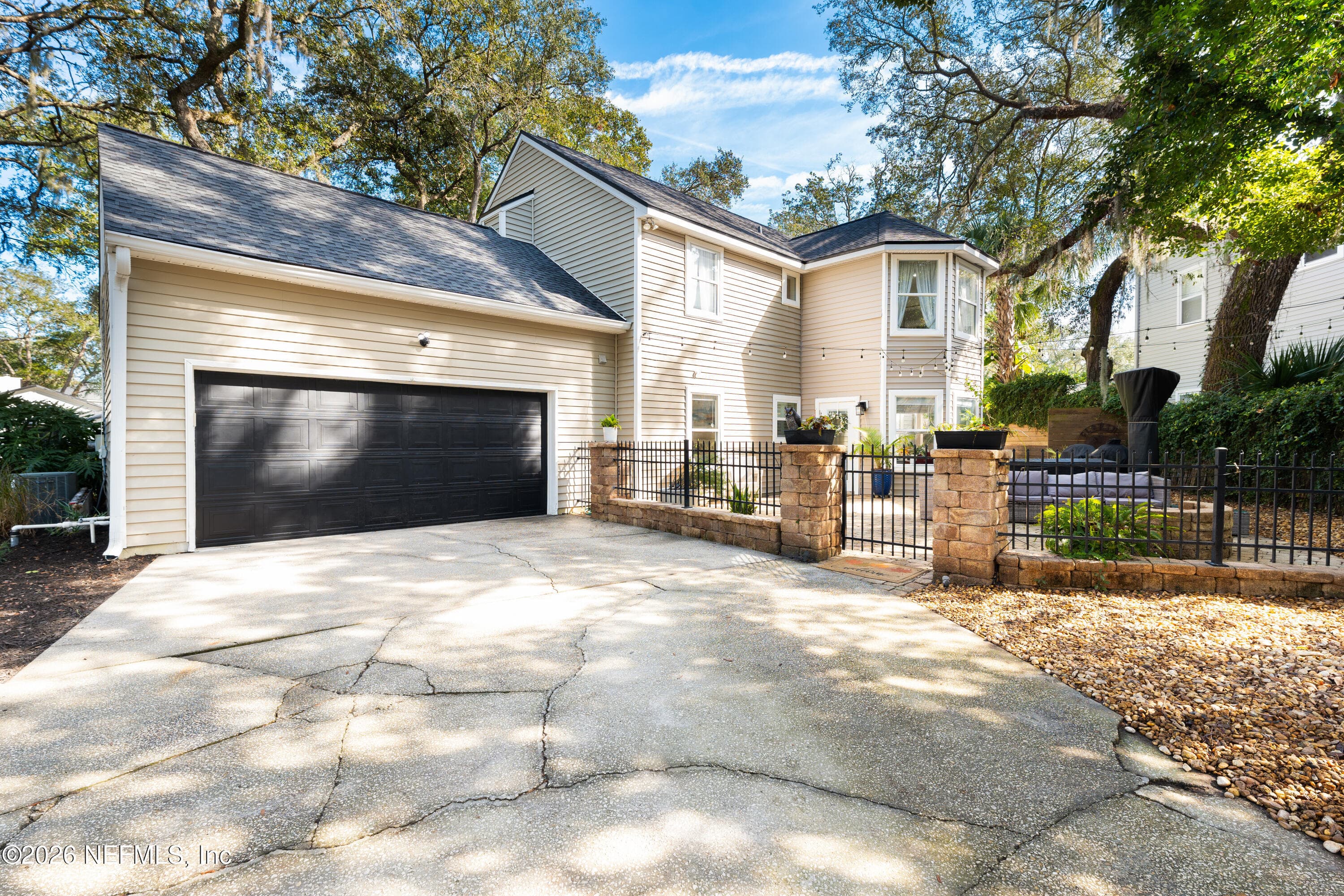 Driveway/Backyard — 2280 OAK FOREST Drive, Jacksonville Beach, FL 32250