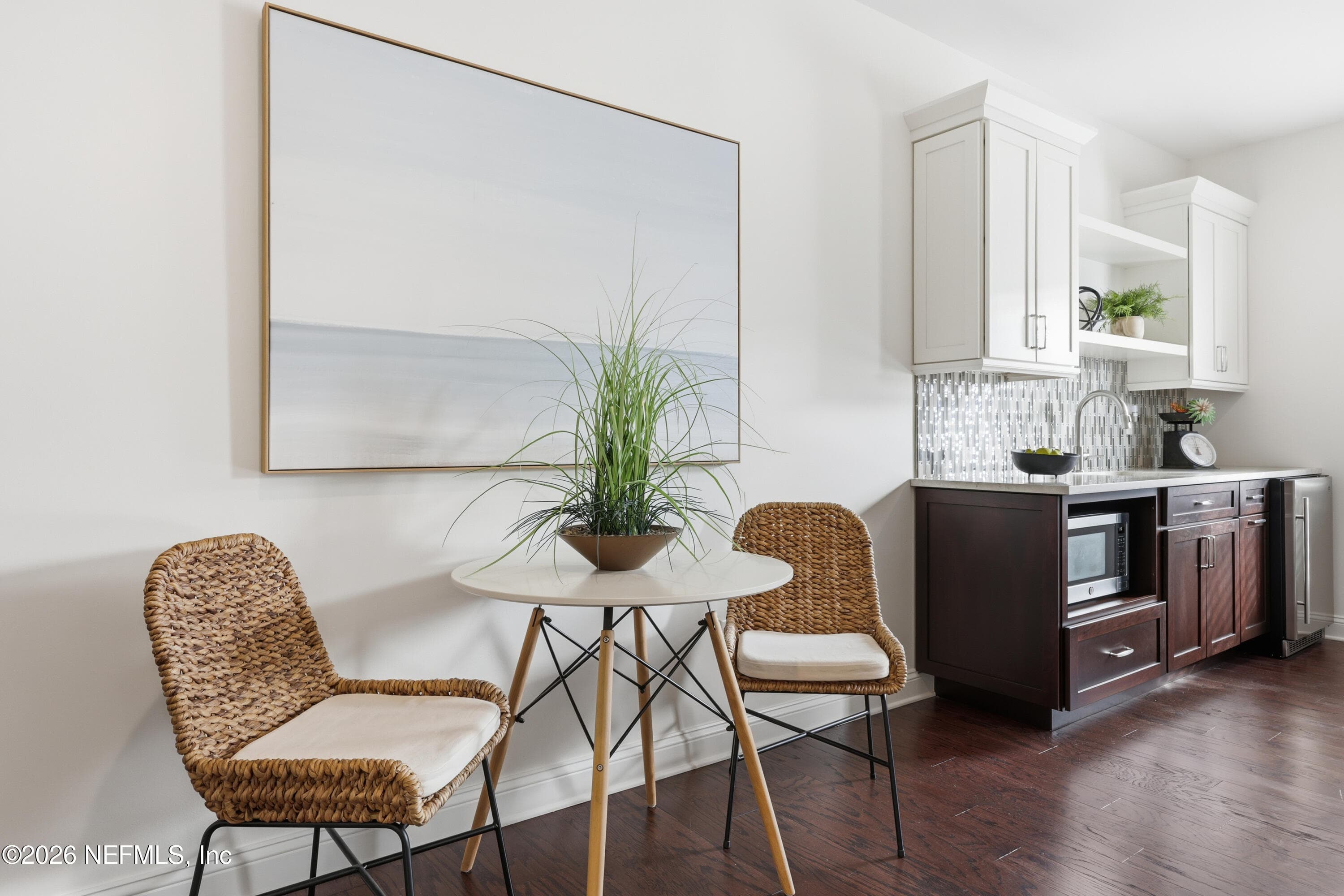 Café-style nook adjacent to wet bar with light-filled windows. — 568 TIMBER BRIDGE Lane, Atlantic Beach, FL 32233