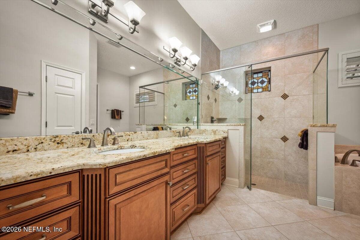 Primary bath - double sinks granite counters — 13353 PRINCESS KELLY Drive, Jacksonville, FL 32225
