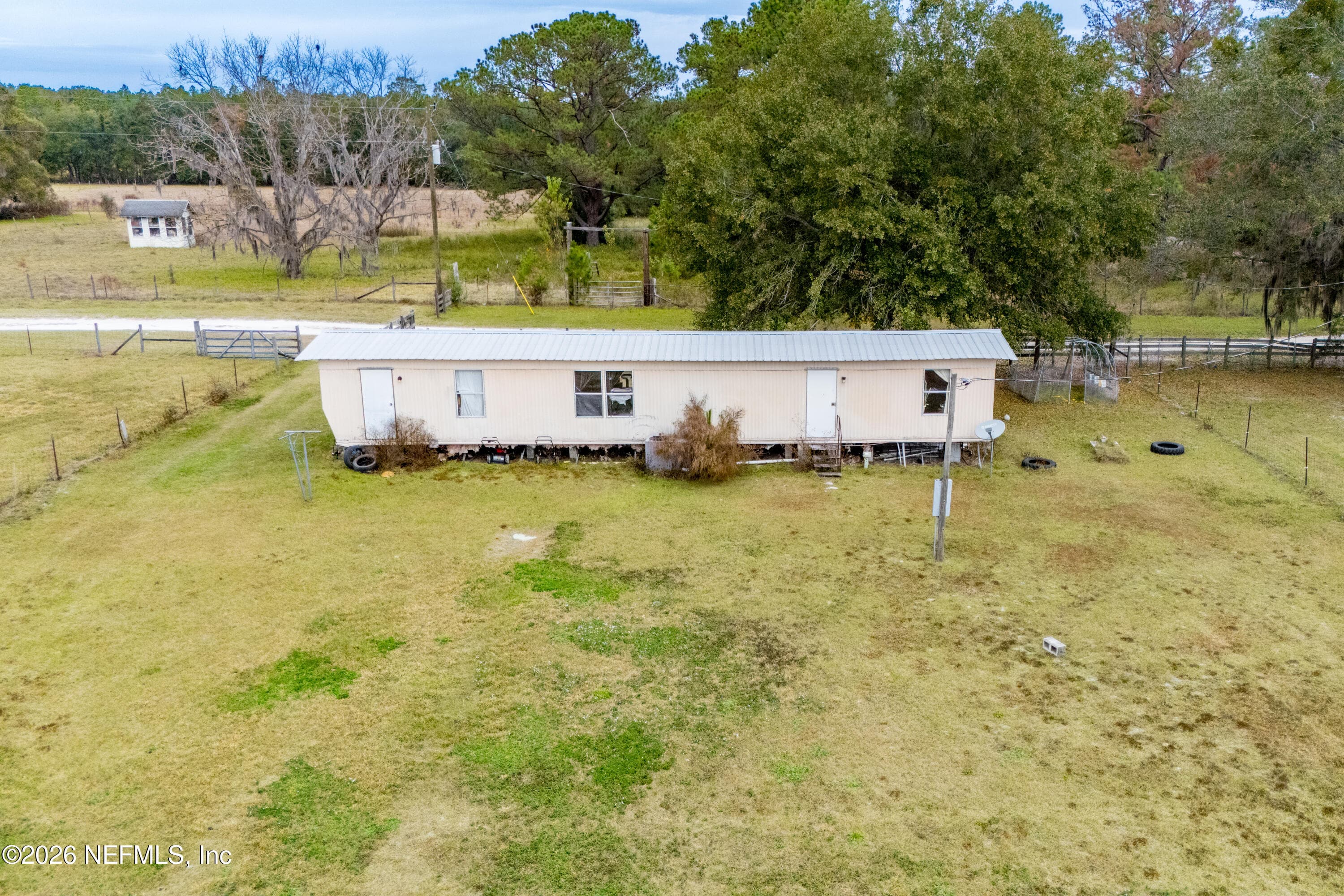 Photo 4 of 10427 SW 113TH Avenue, Brooker, FL 32622
