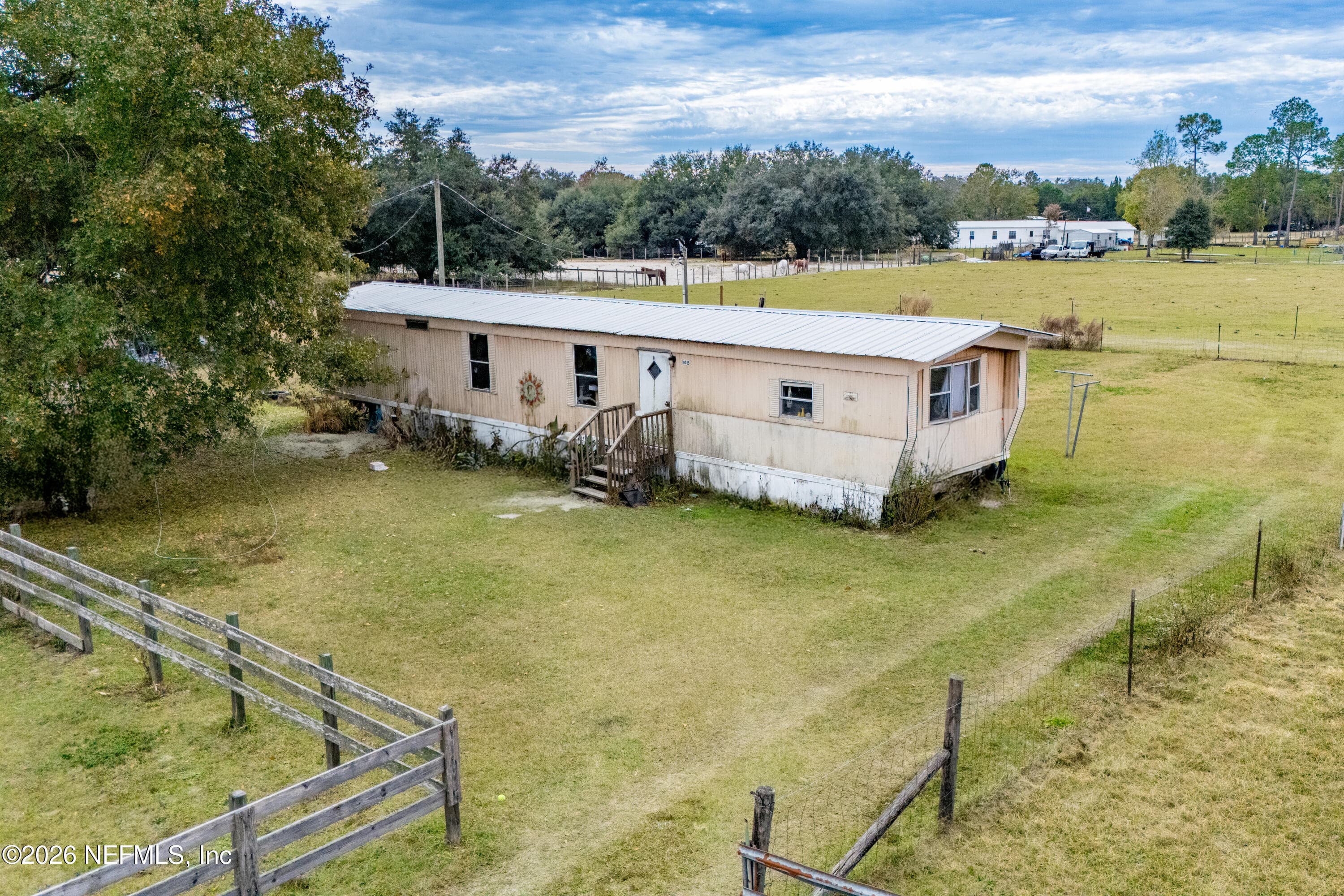 Photo 3 of 10427 SW 113TH Avenue, Brooker, FL 32622