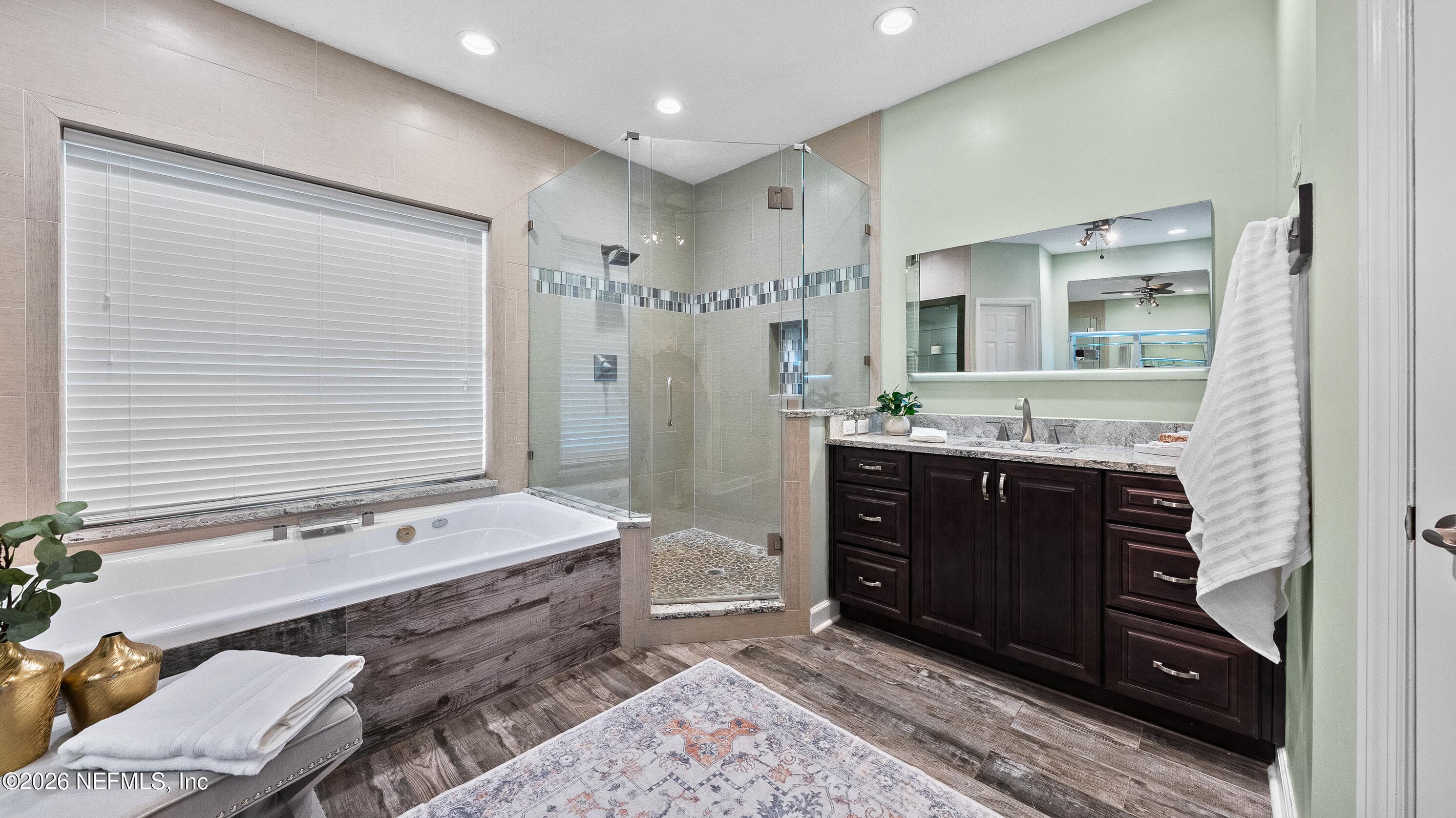 Serene primary bath! — 13601 EMERALD COVE Court, Jacksonville, FL 32225