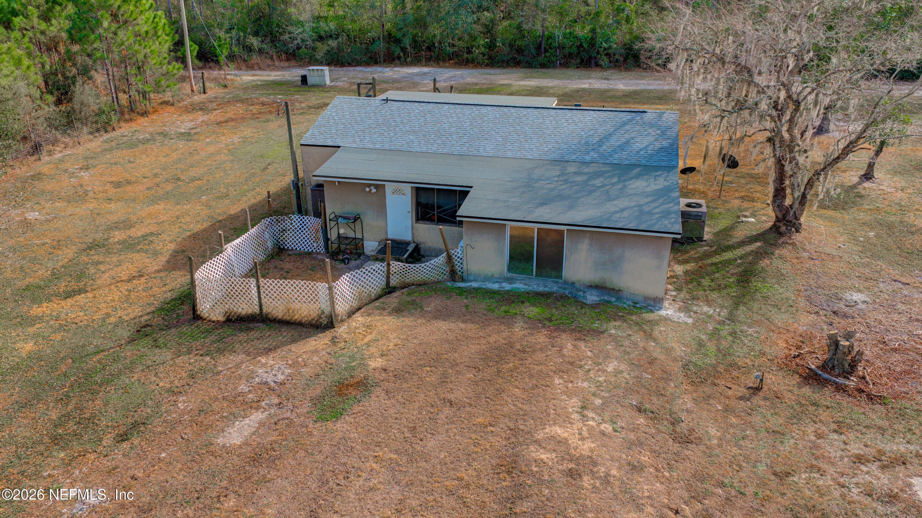 Photo 3 of 118 SW 3RD Terrace, Palatka, FL 32177