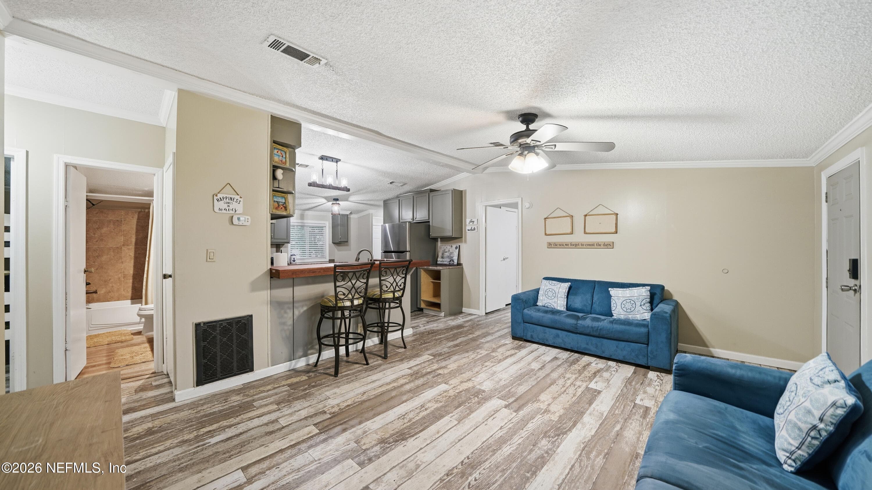 Photo 4 of 402 W 19TH Street, Jacksonville, FL 32206