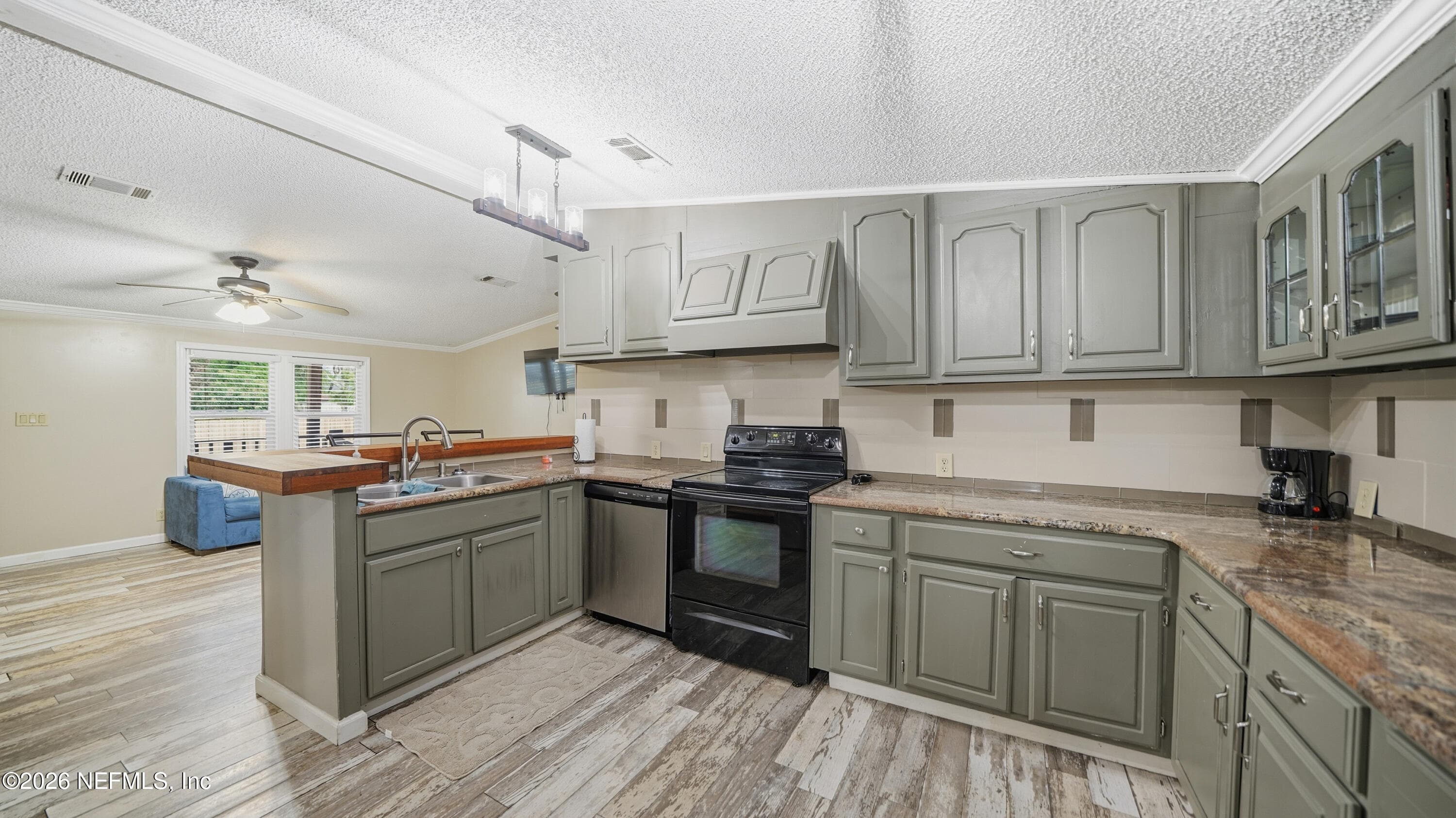 Photo 6 of 402 W 19TH Street, Jacksonville, FL 32206