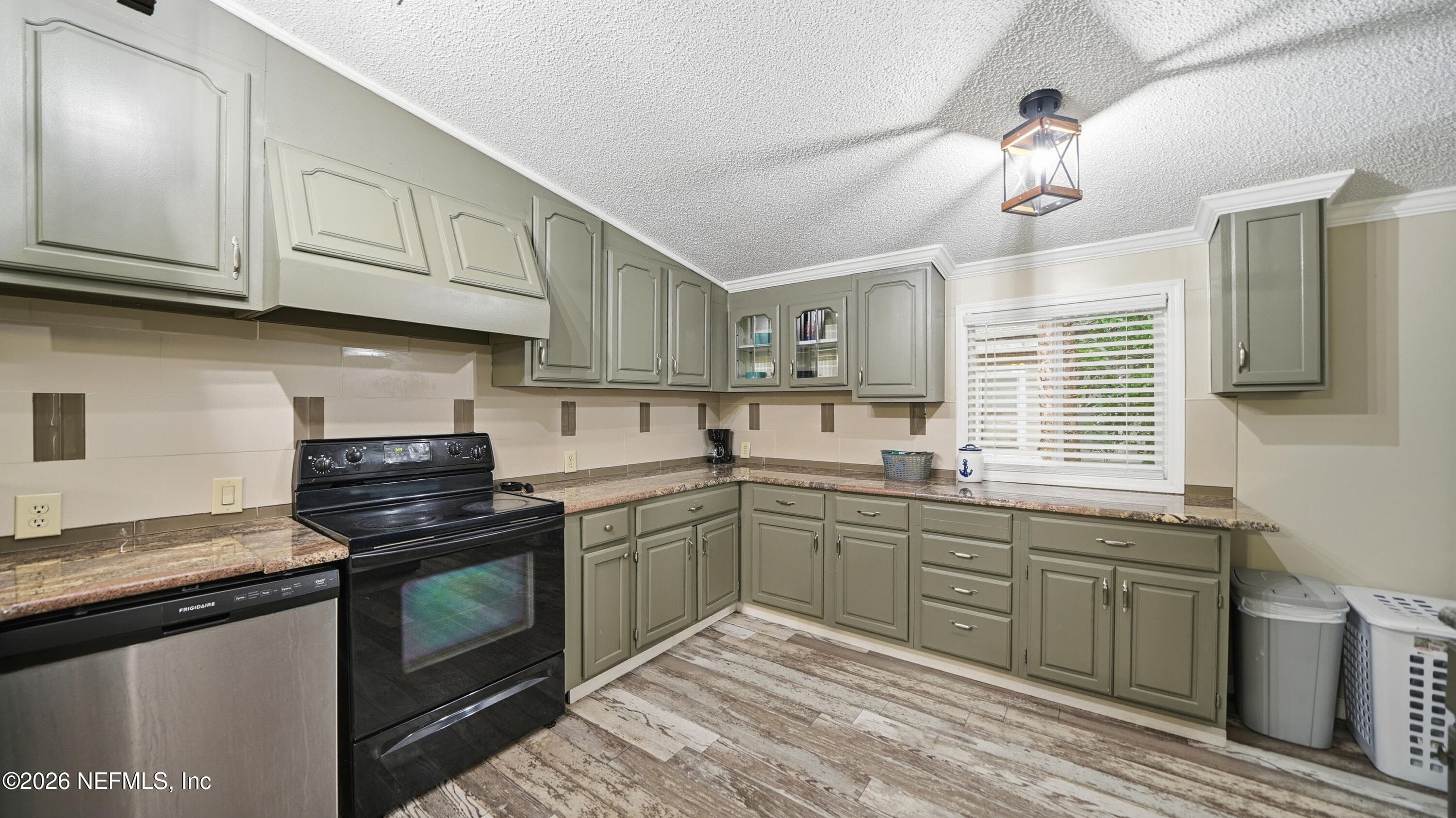 Photo 7 of 402 W 19TH Street, Jacksonville, FL 32206