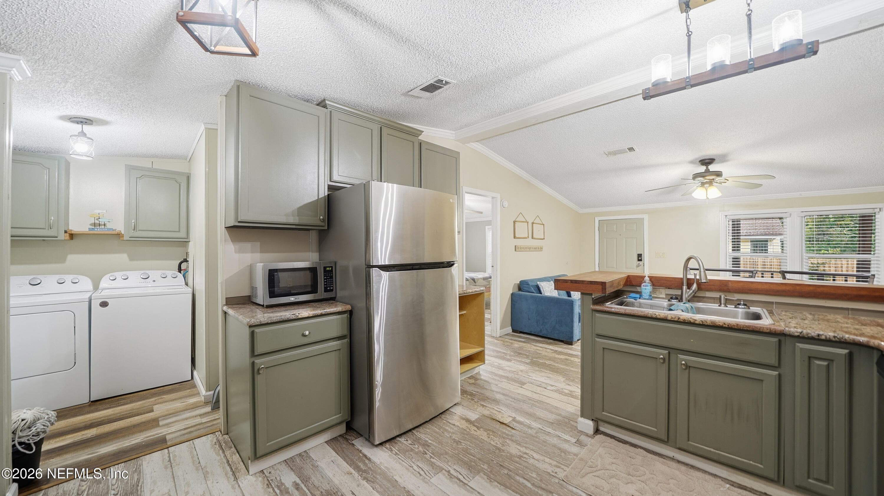 Photo 8 of 402 W 19TH Street, Jacksonville, FL 32206