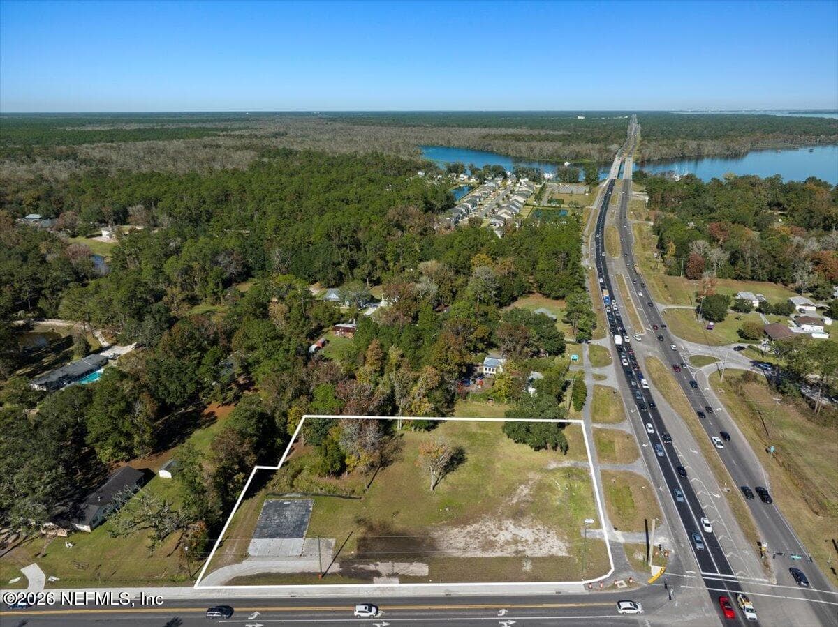 Photo 13 of 1456 RUSSELL Road, Green Cove Springs, FL 32043