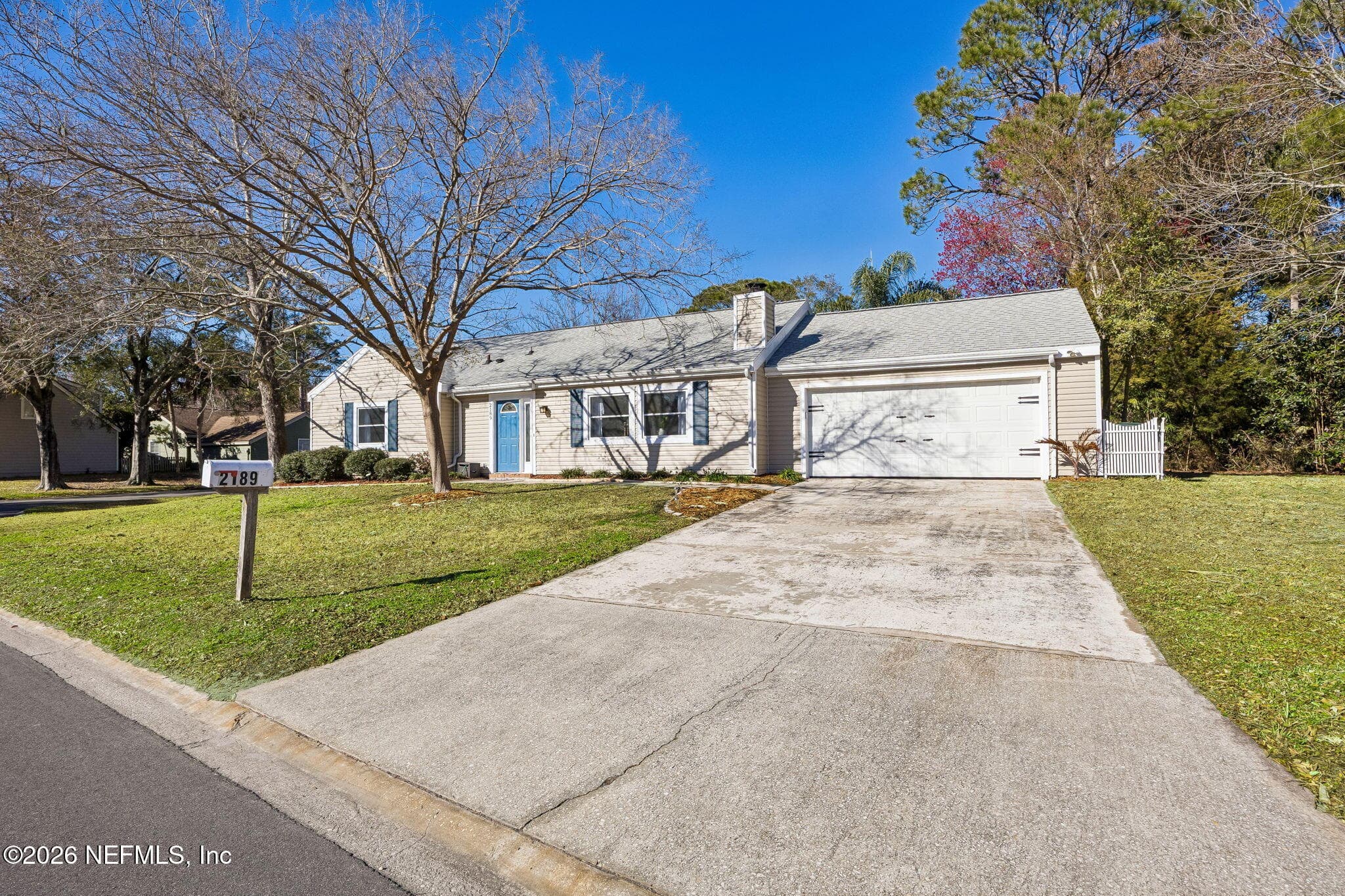 Photo 3 of 2189 THE WOODS Drive E, Jacksonville, FL 32246