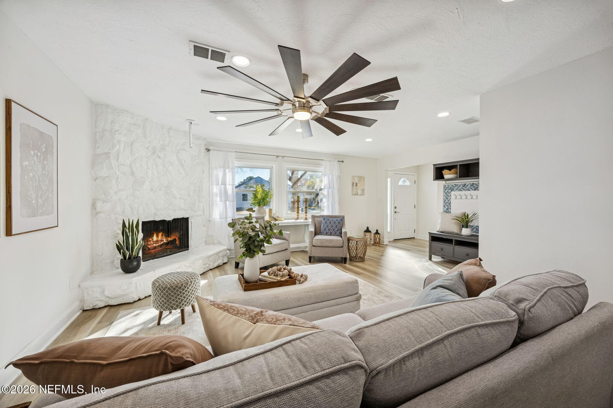 Photo 8 of 2189 THE WOODS Drive E, Jacksonville, FL 32246