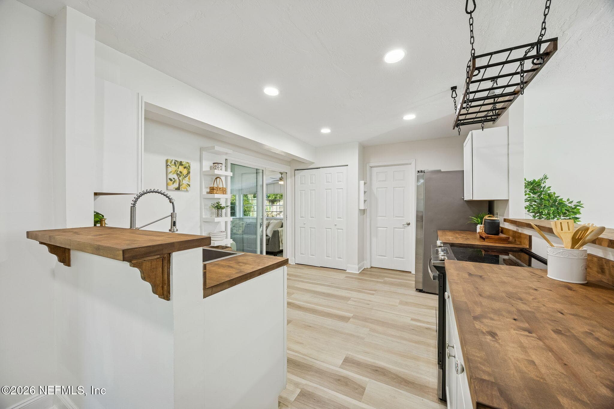 Photo 11 of 2189 THE WOODS Drive E, Jacksonville, FL 32246