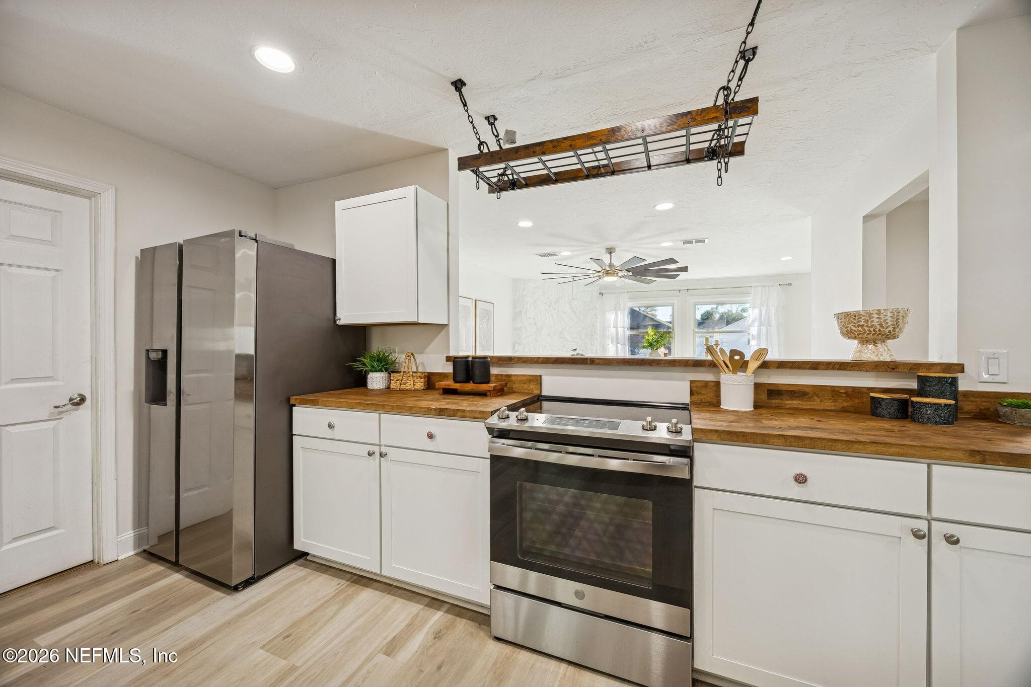 Photo 13 of 2189 THE WOODS Drive E, Jacksonville, FL 32246