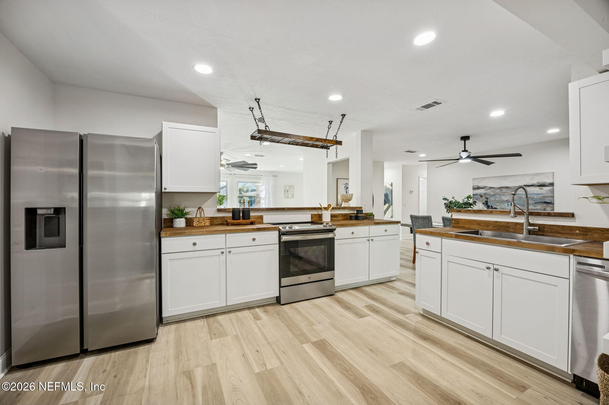 Photo 16 of 2189 THE WOODS Drive E, Jacksonville, FL 32246