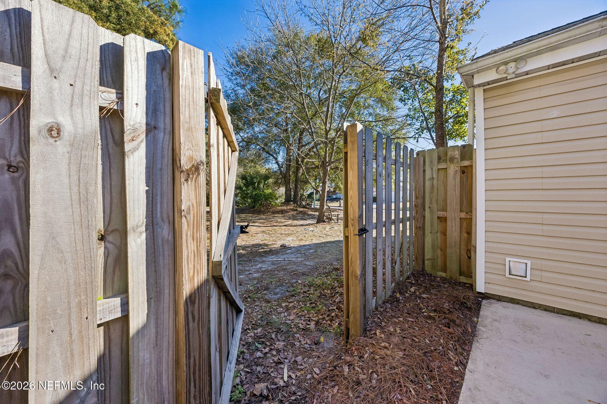 Photo 39 of 2189 THE WOODS Drive E, Jacksonville, FL 32246