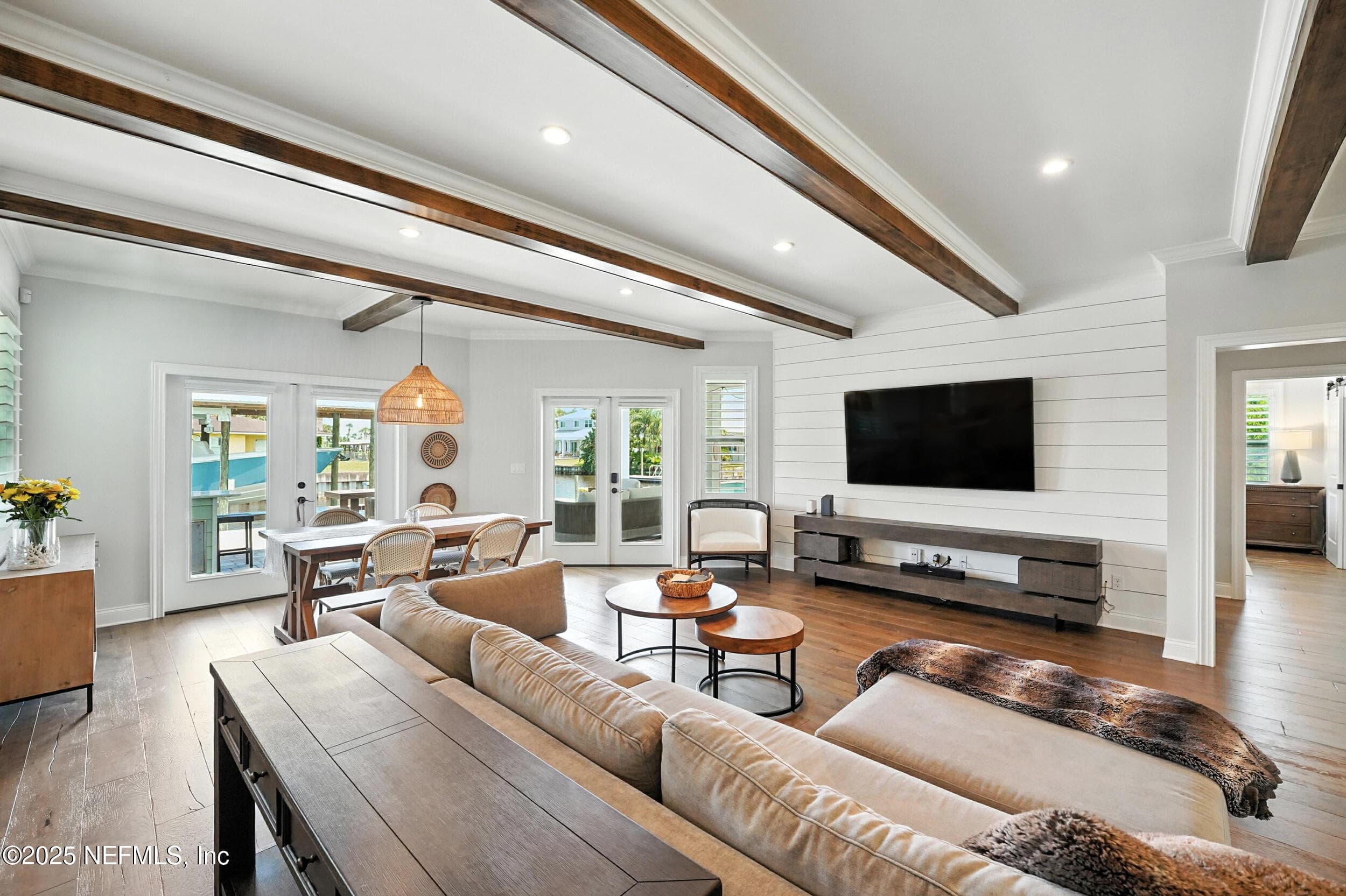 living area with beams — 3367 ROYAL PALM Drive, Jacksonville, FL 32250