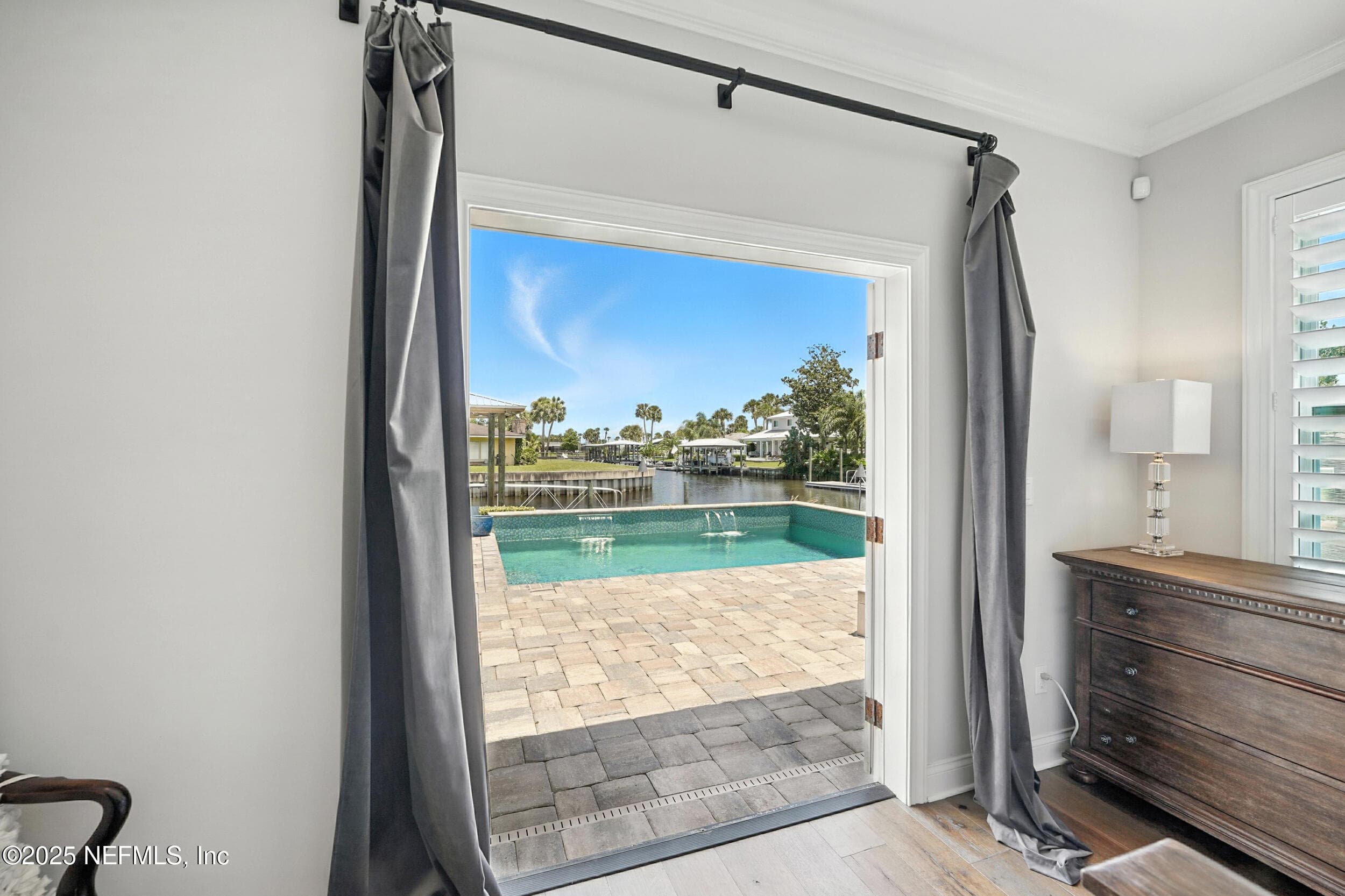 owners suite overlooking pool — 3367 ROYAL PALM Drive, Jacksonville, FL 32250