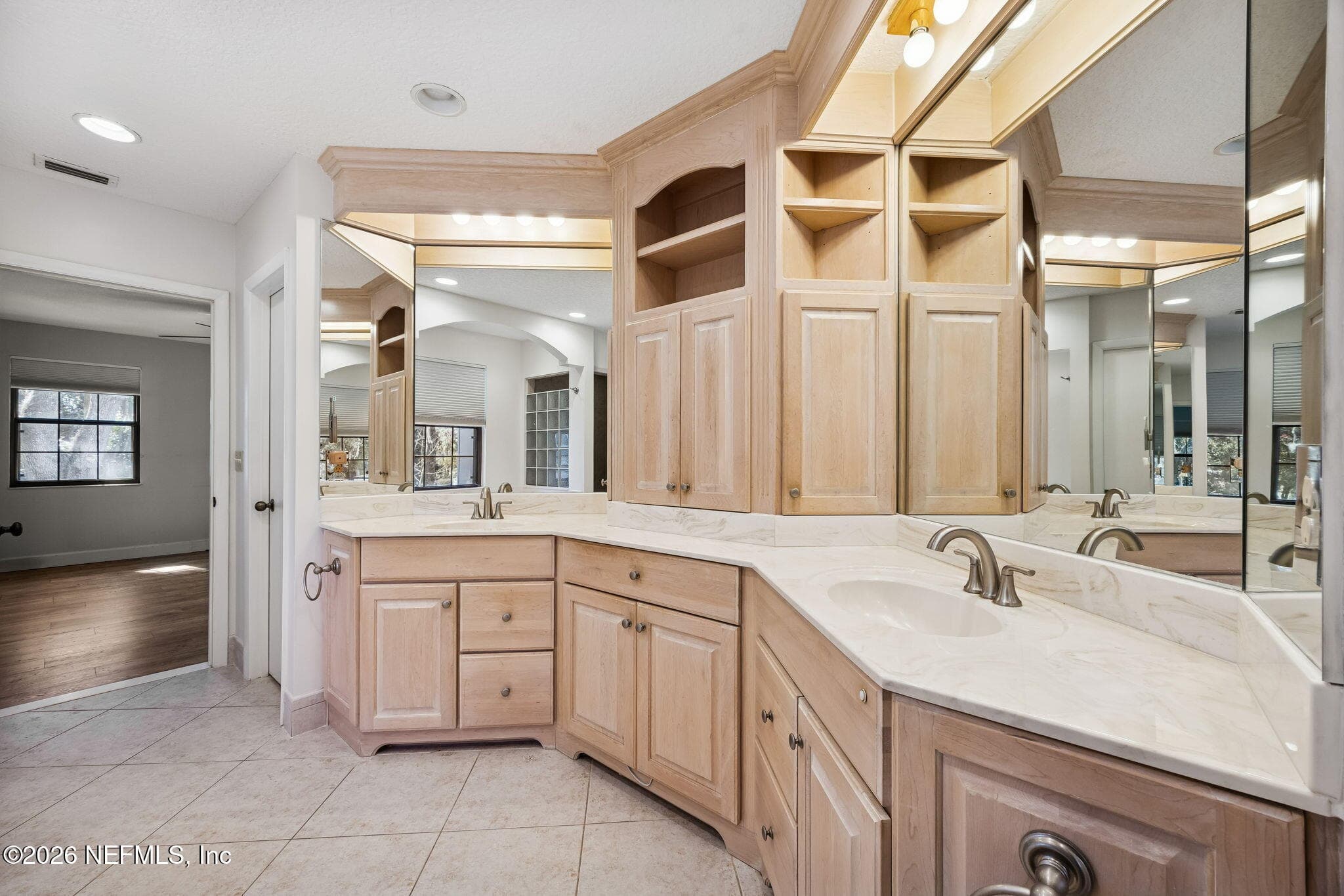 Double vanities — 8012 SHADY GROVE Road, Jacksonville, FL 32256