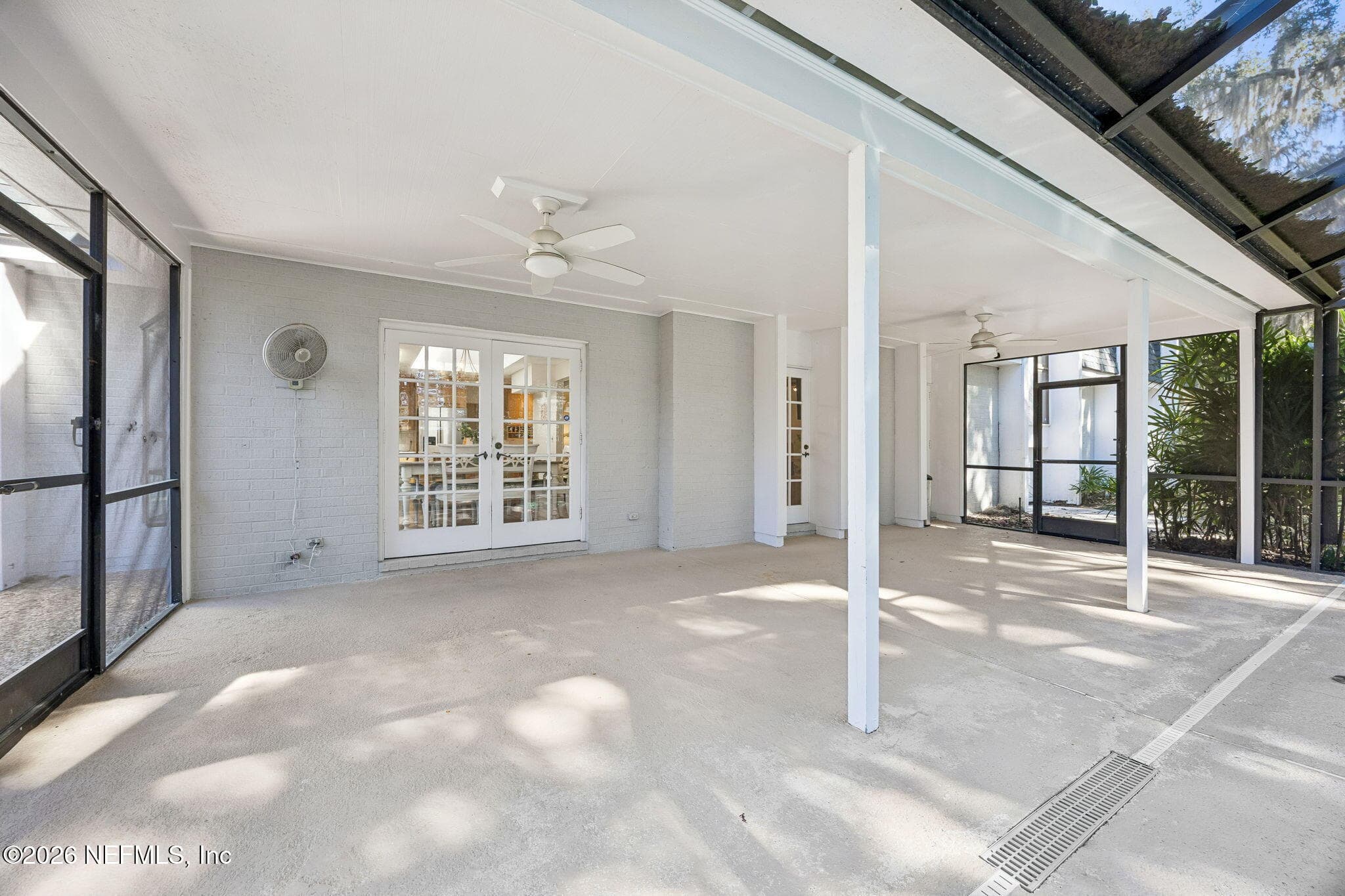 Screened entertaining area — 8012 SHADY GROVE Road, Jacksonville, FL 32256
