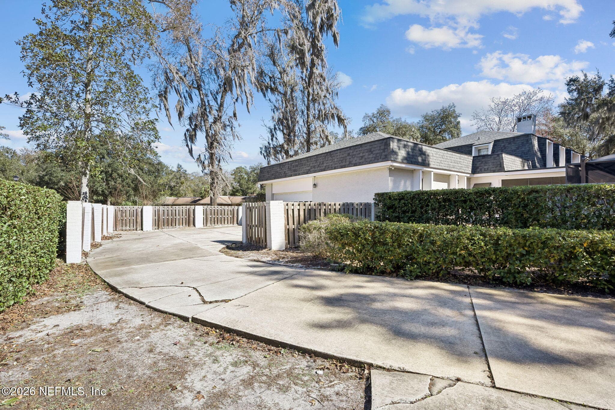 The private second driveway — 8012 SHADY GROVE Road, Jacksonville, FL 32256