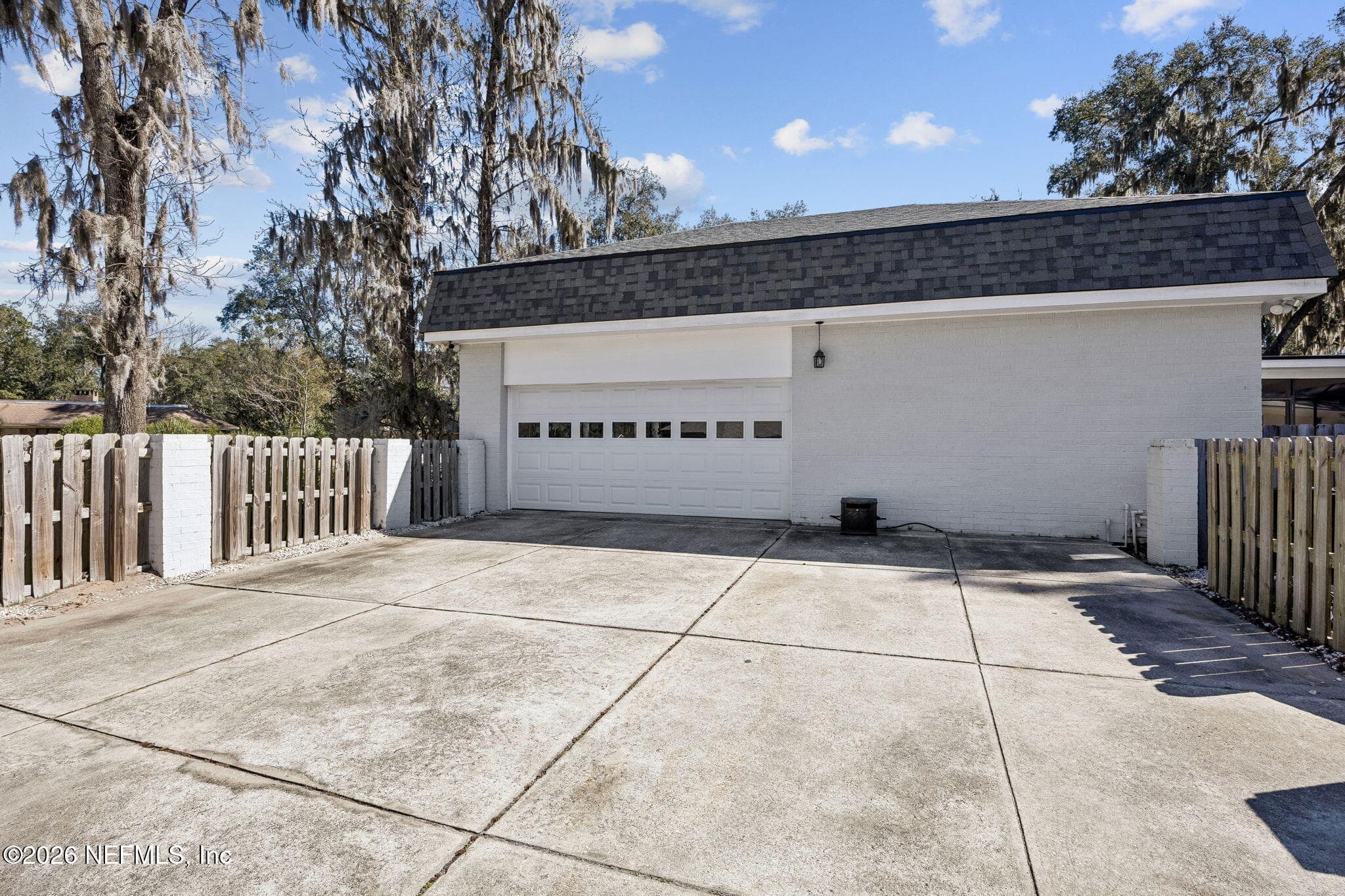 Plenty of parking options — 8012 SHADY GROVE Road, Jacksonville, FL 32256