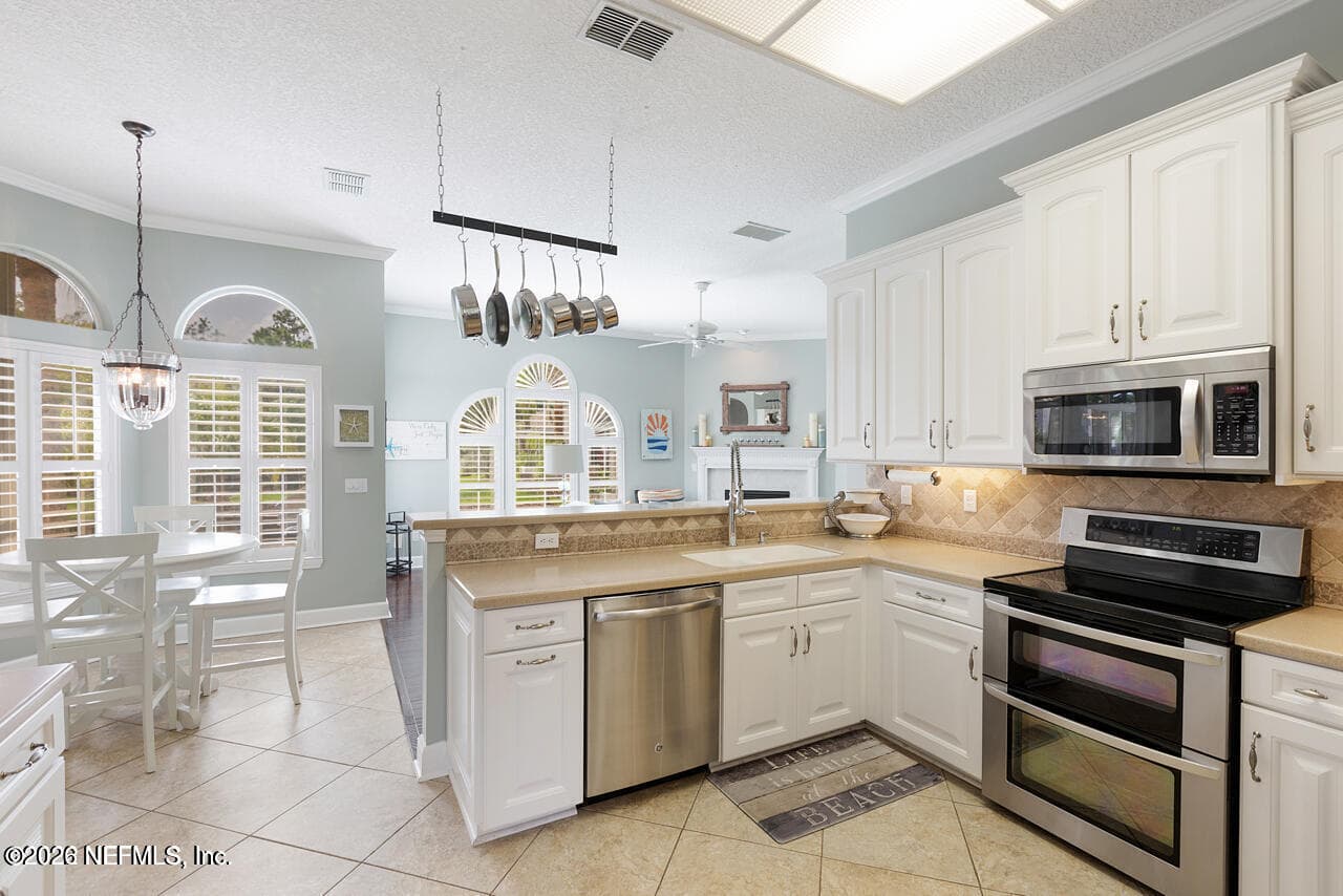 Photo 10 of 1593 BLUE HERON Lane, Jacksonville Beach, FL 32250