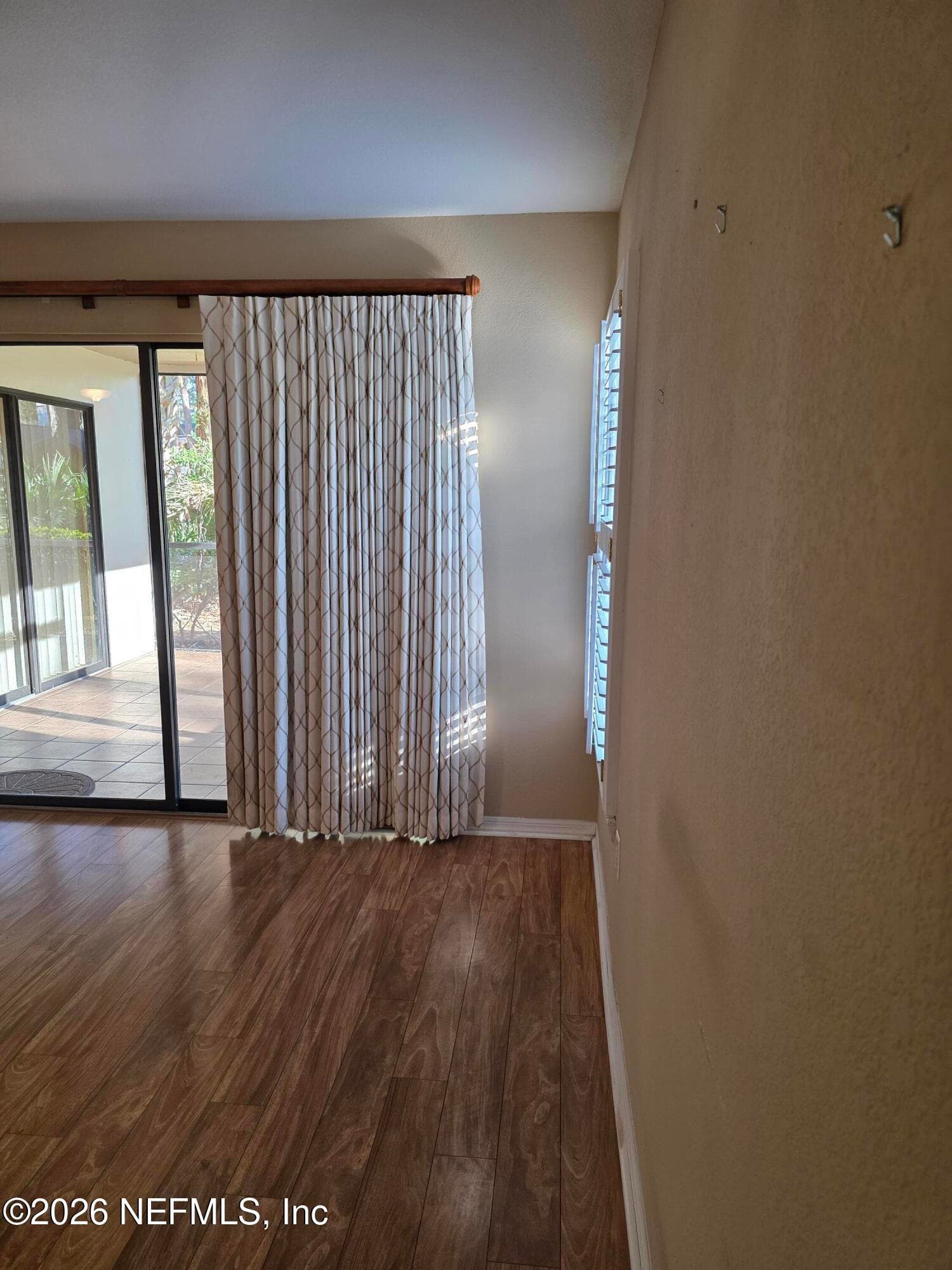 Custom Drapes — 10150 BELLE RIVE Boulevard 2205, Jacksonville, FL 32256