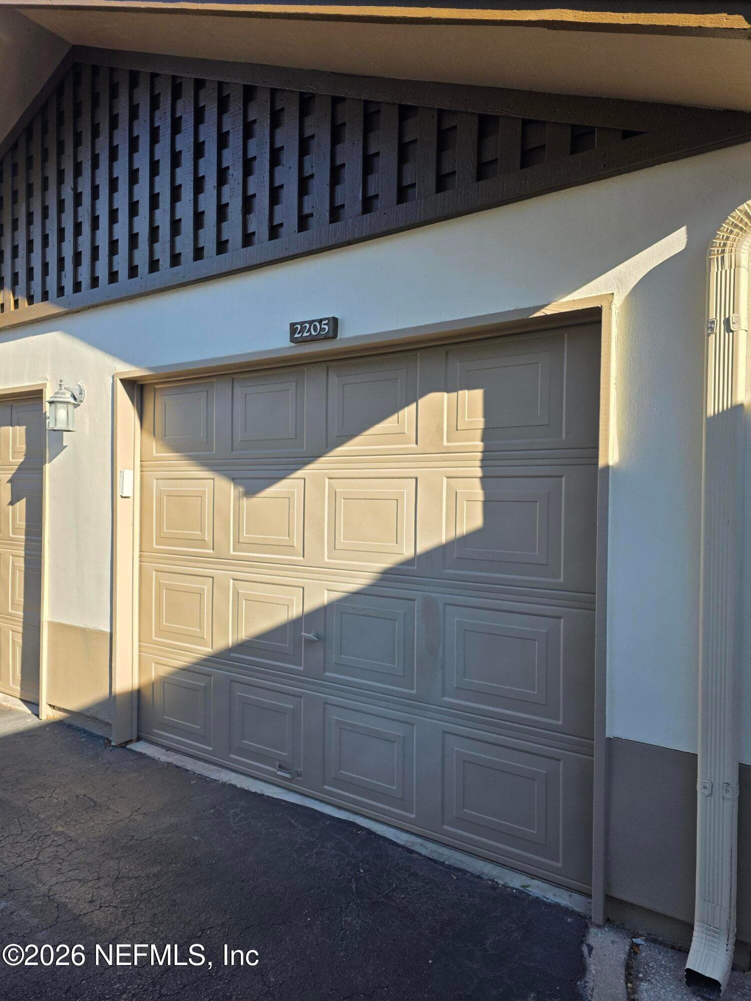 What could be better than your own garage. — 10150 BELLE RIVE Boulevard 2205, Jacksonville, FL 32256