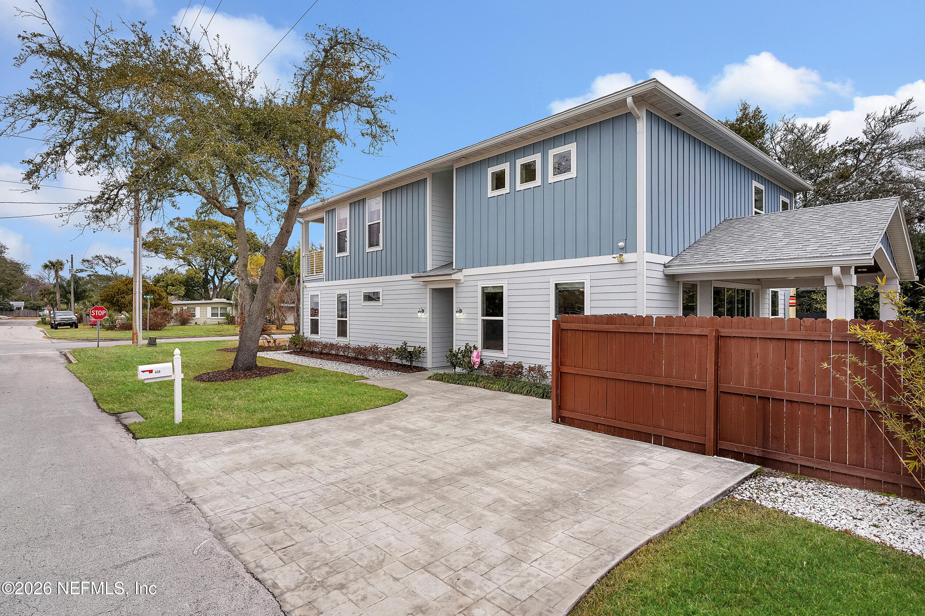 Photo 4 of 636 8TH Avenue N, Jacksonville Beach, FL 32250