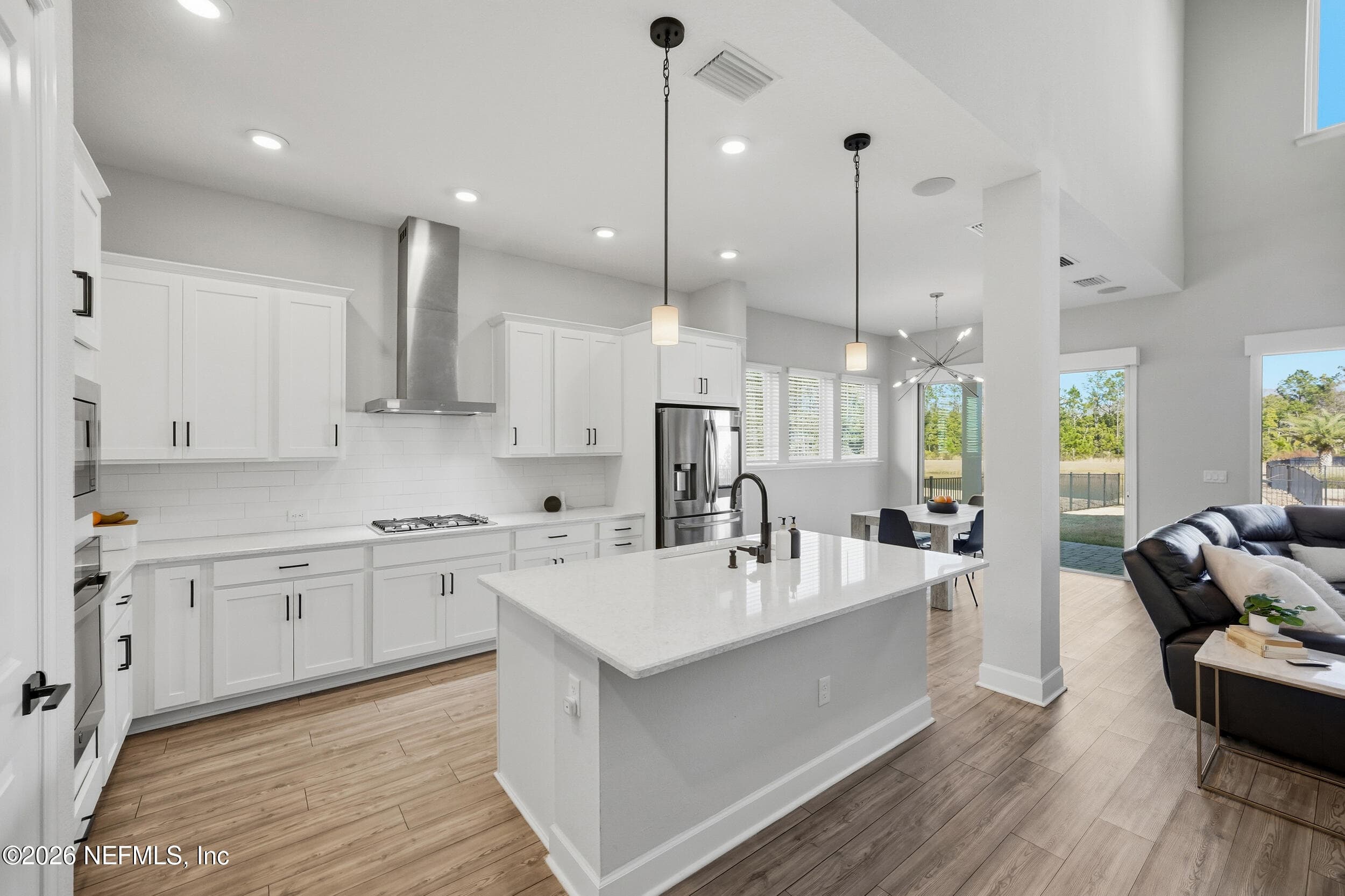 White Shaker Cabinets, Quartz Cabinets, Stainless Steel Appliances, Gas Cooking — 255 SETTLERS LANDING Drive, Ponte Vedra, FL 32081